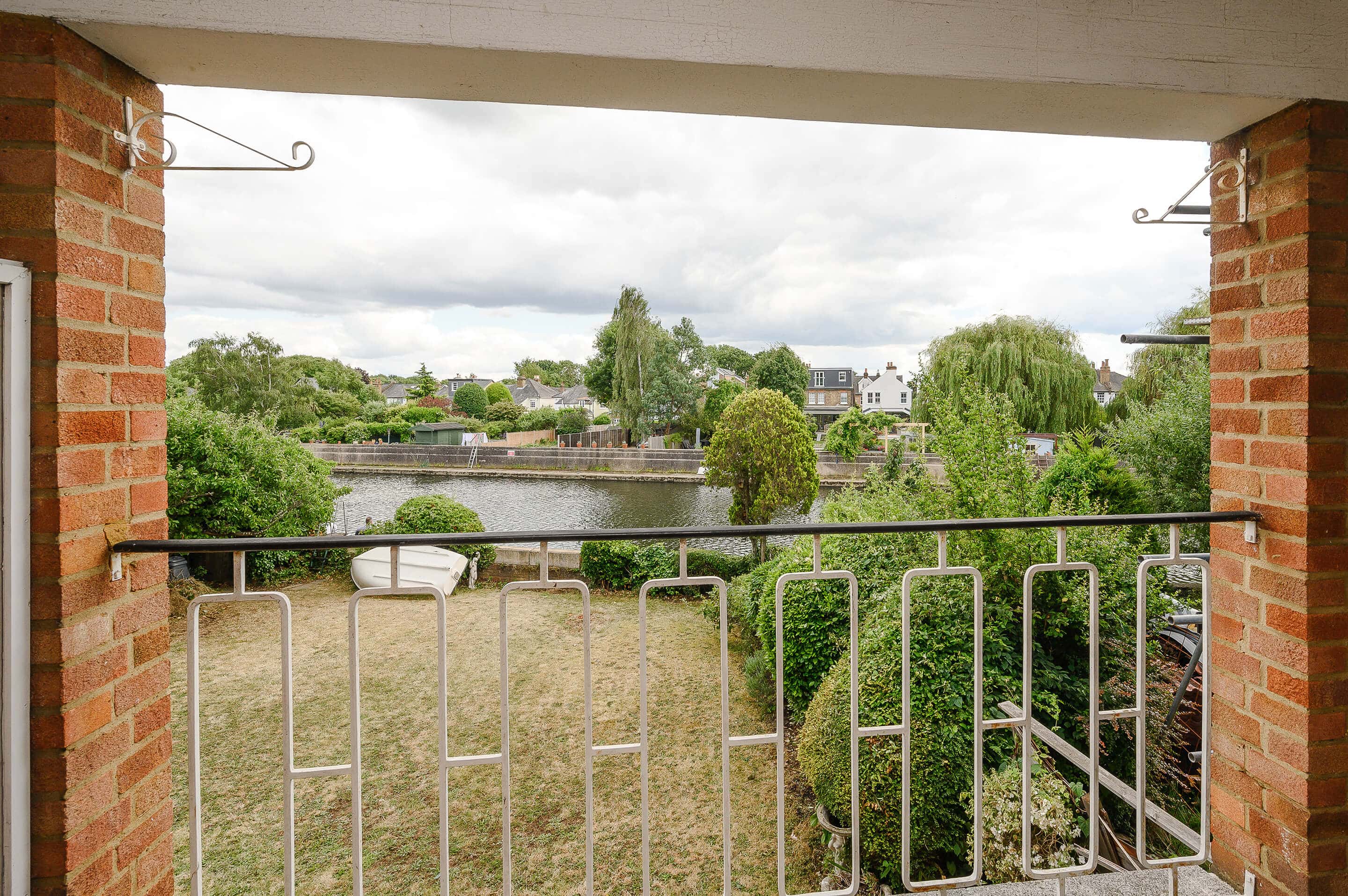 4 Bedroom Detached House, Molember Road, East Molesey