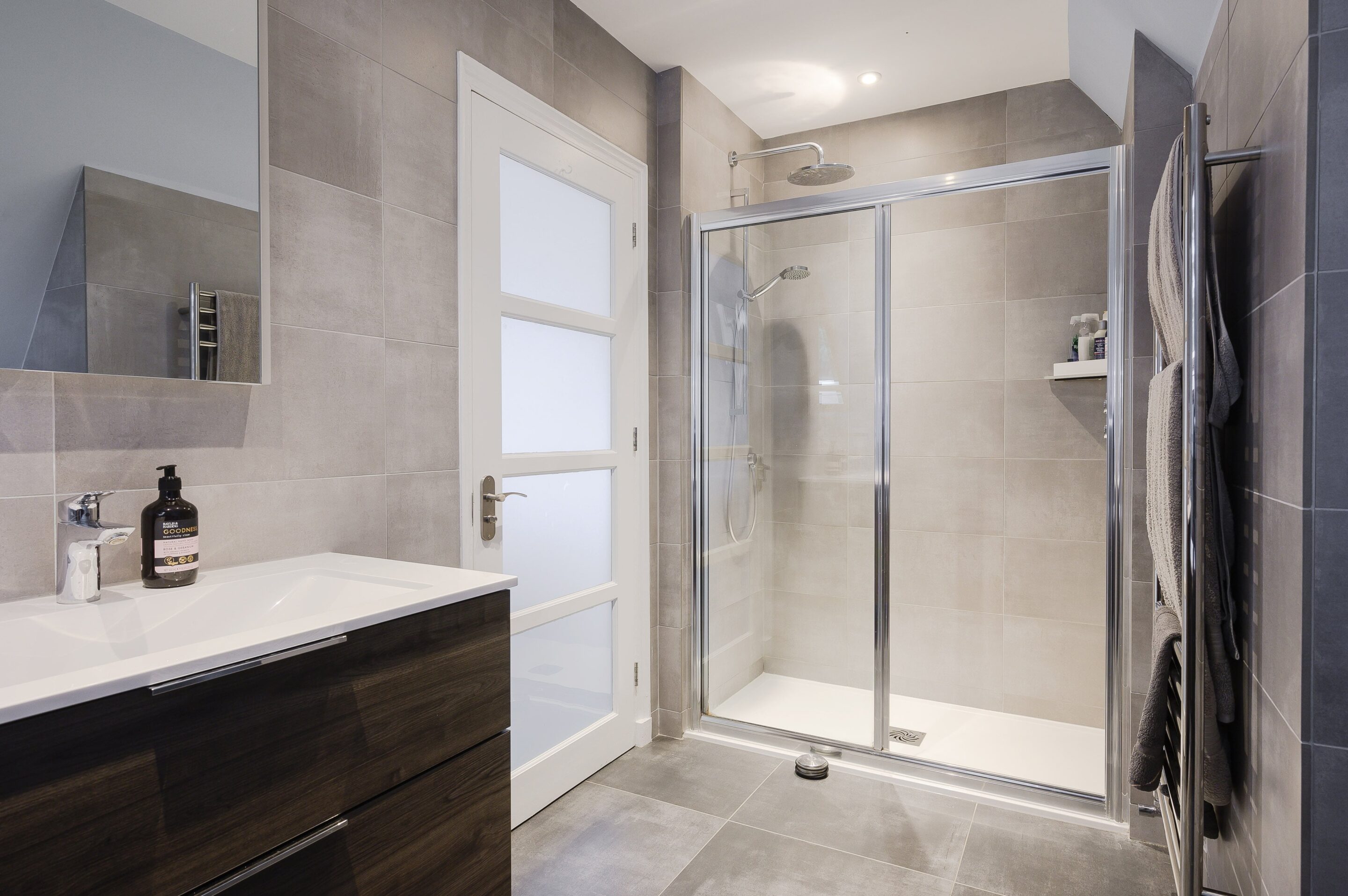 5 Bedrooms, Sandown Road, Esher