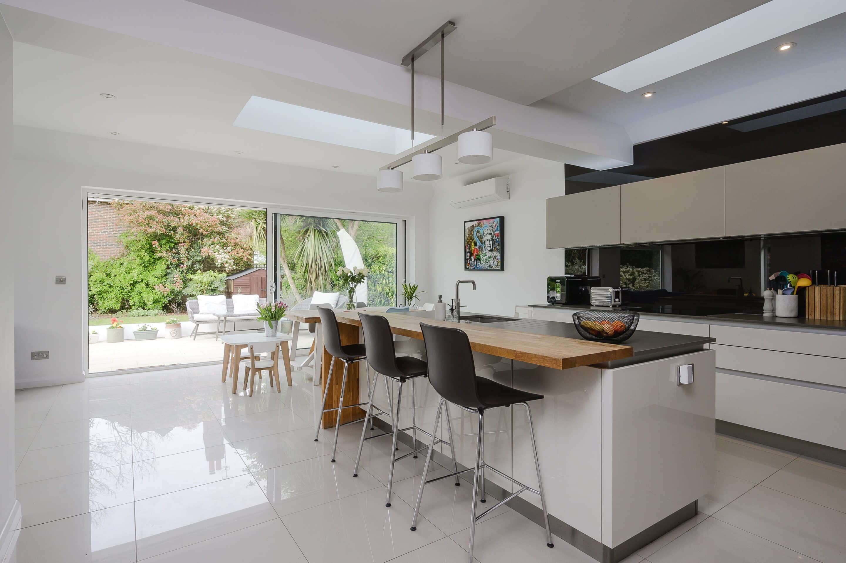 6 Bedrooms, Parkwood Avenue, Esher