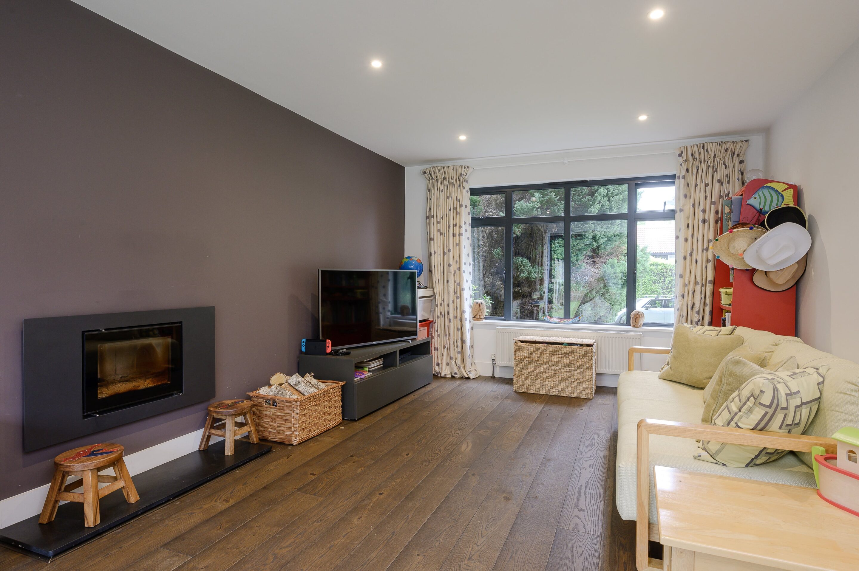 4 Bedrooms, Burleigh Park, Cobham