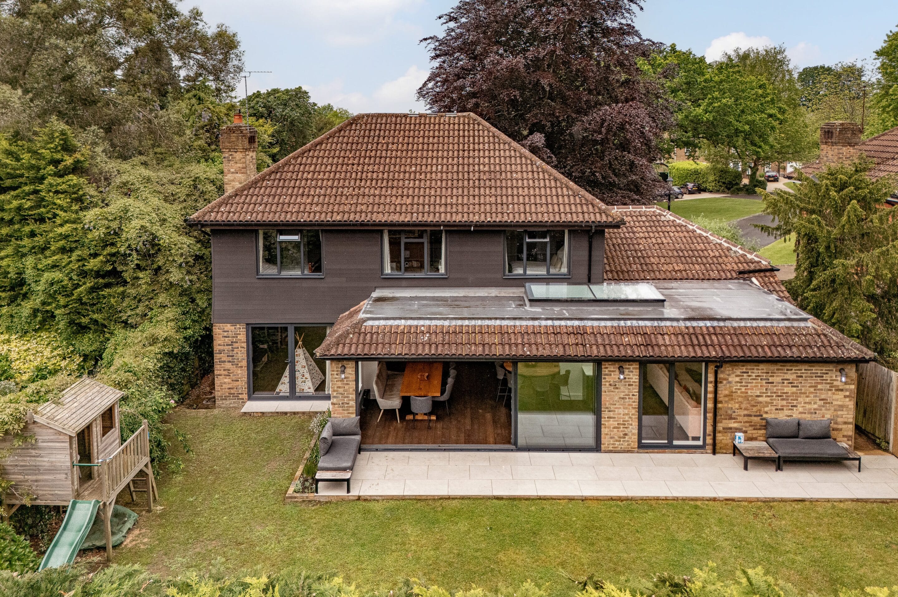 4 Bedrooms, Burleigh Park, Cobham