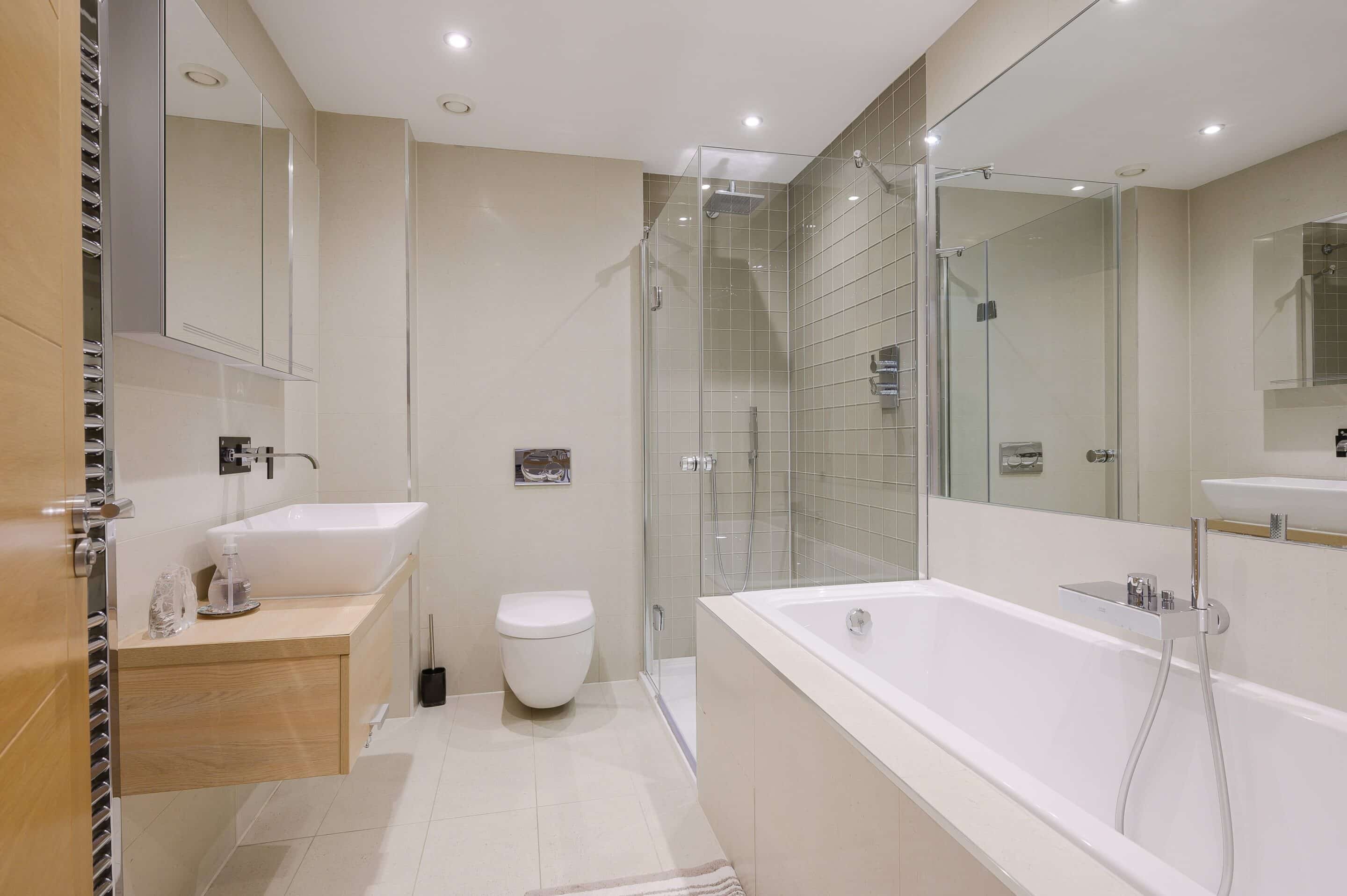 4 Bedrooms, Thomas More Gardens, Esher