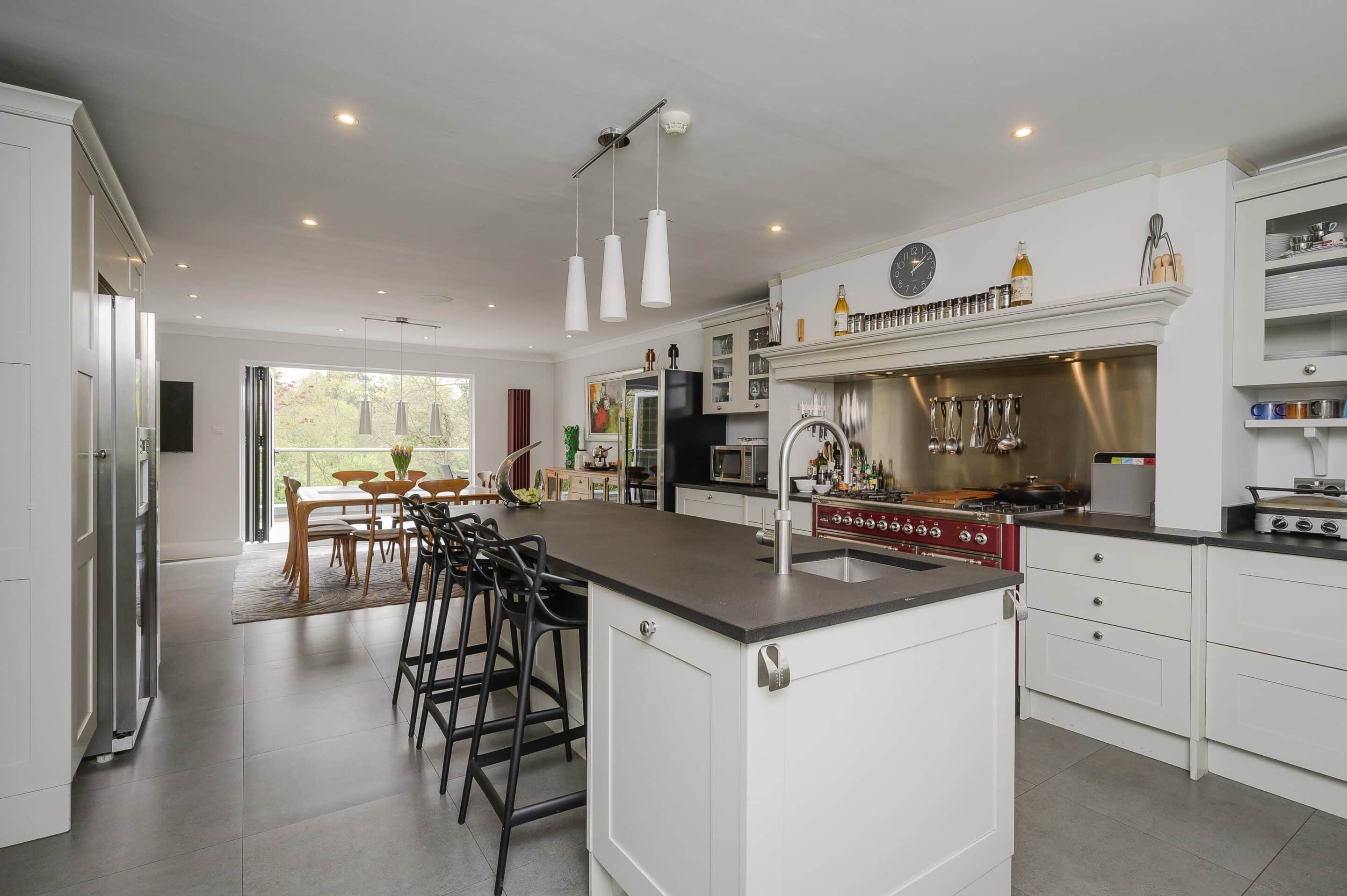 6 Bedrooms, The Drive, Cobham