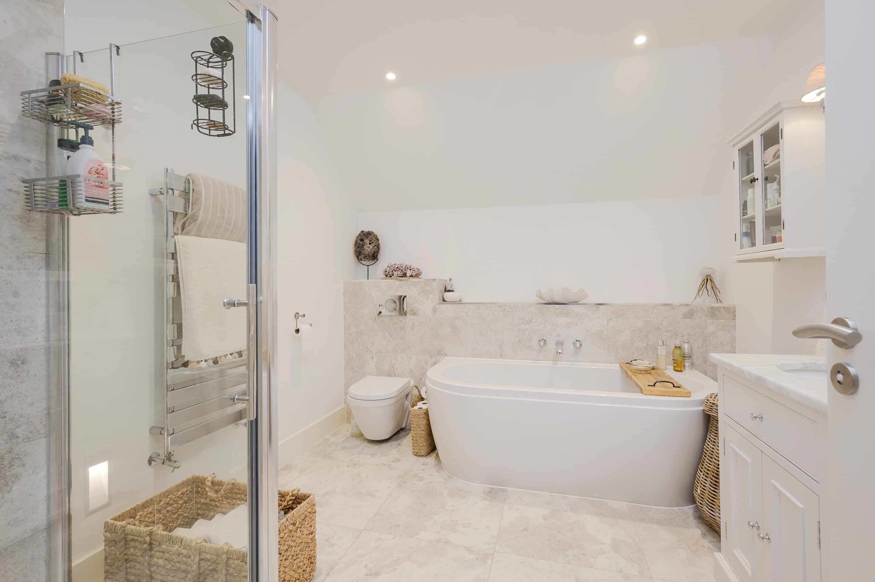 4 Bedrooms, Detached House, Oak Grange Road, West Clandon