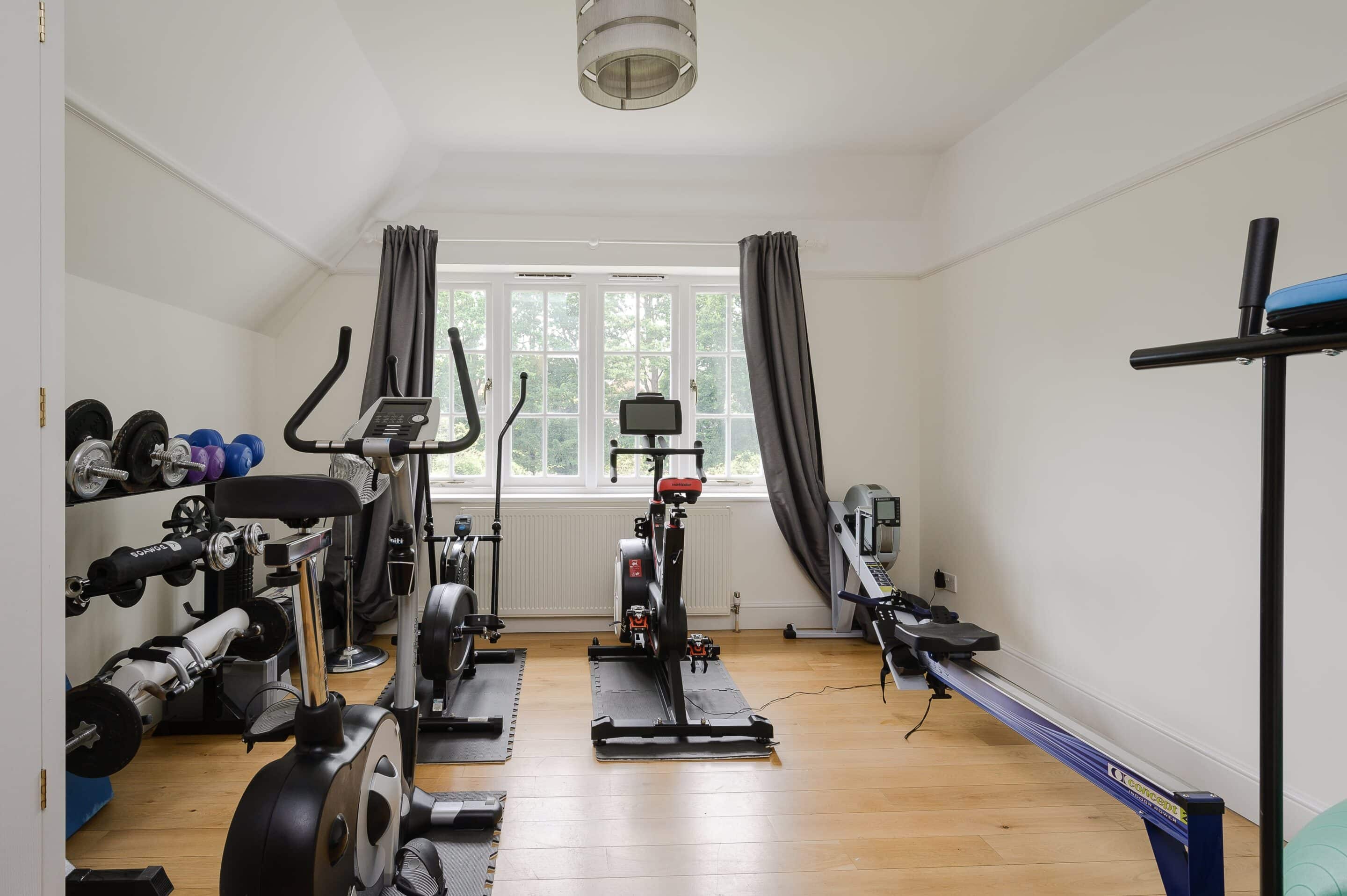 6 Bedrooms, Fairoak Lane, Oxshott