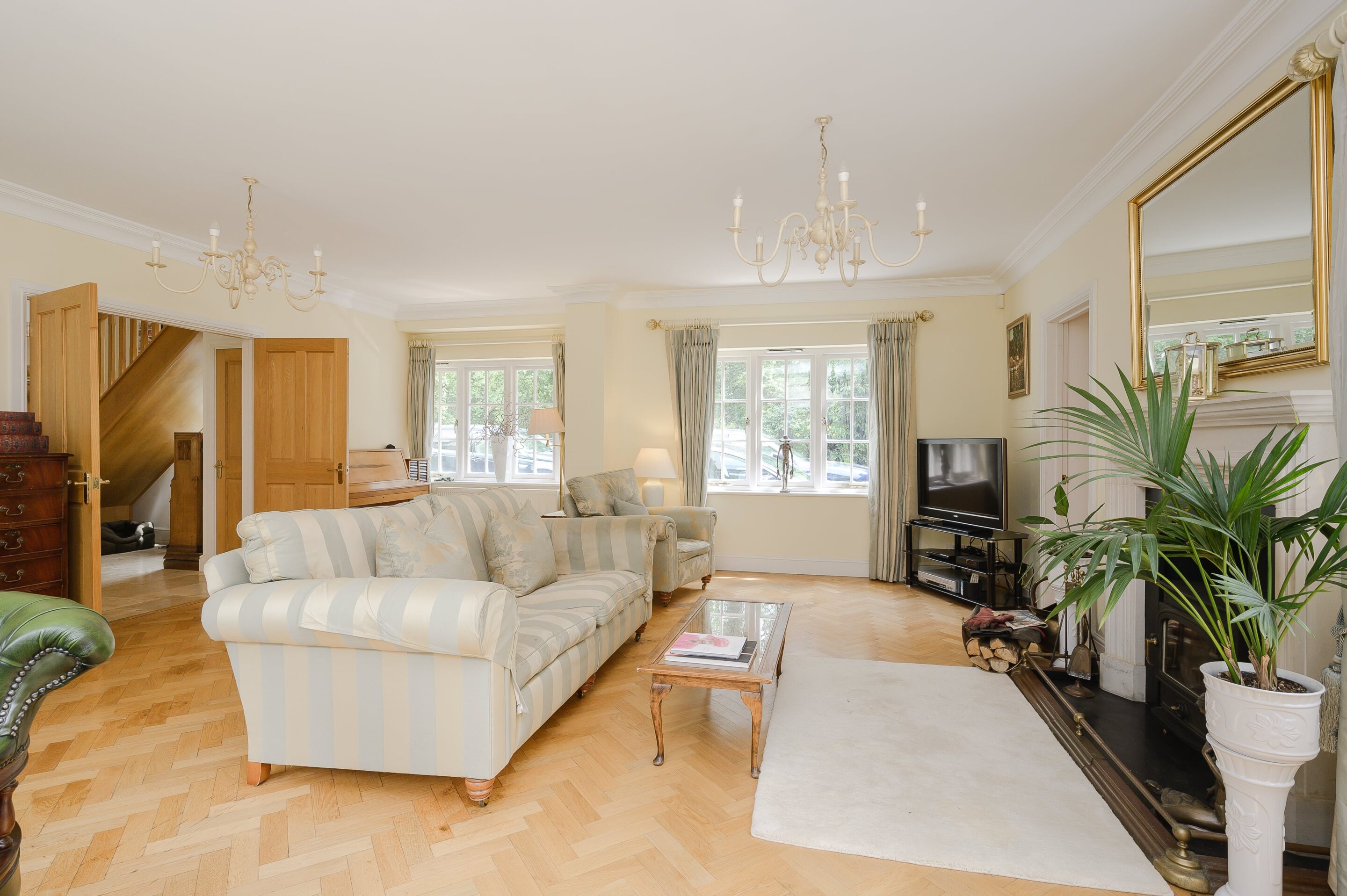 6 Bedrooms, Fairoak Lane, Oxshott