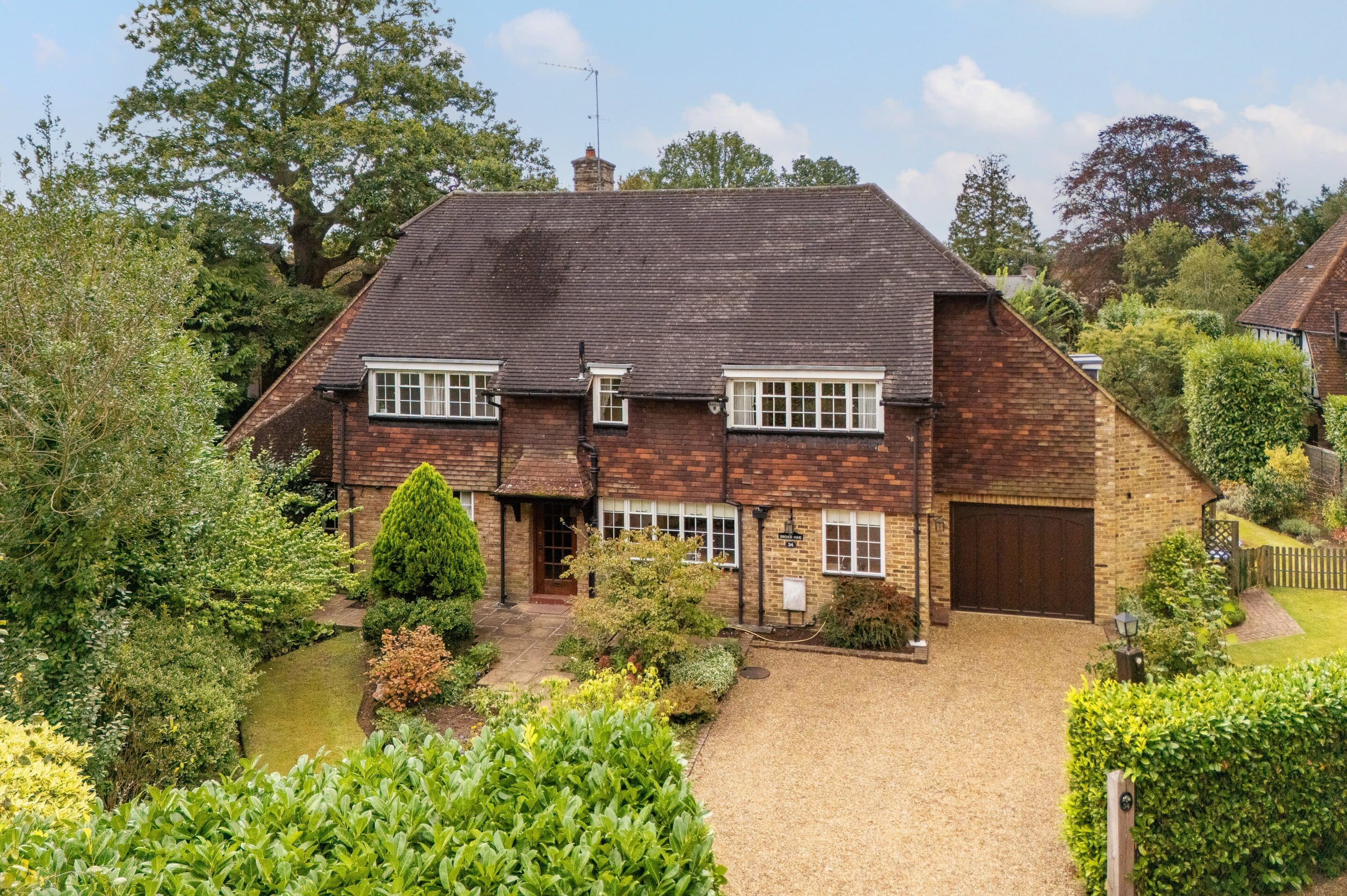 4 Bedrooms, Detached House, Mizen Way, Cobham