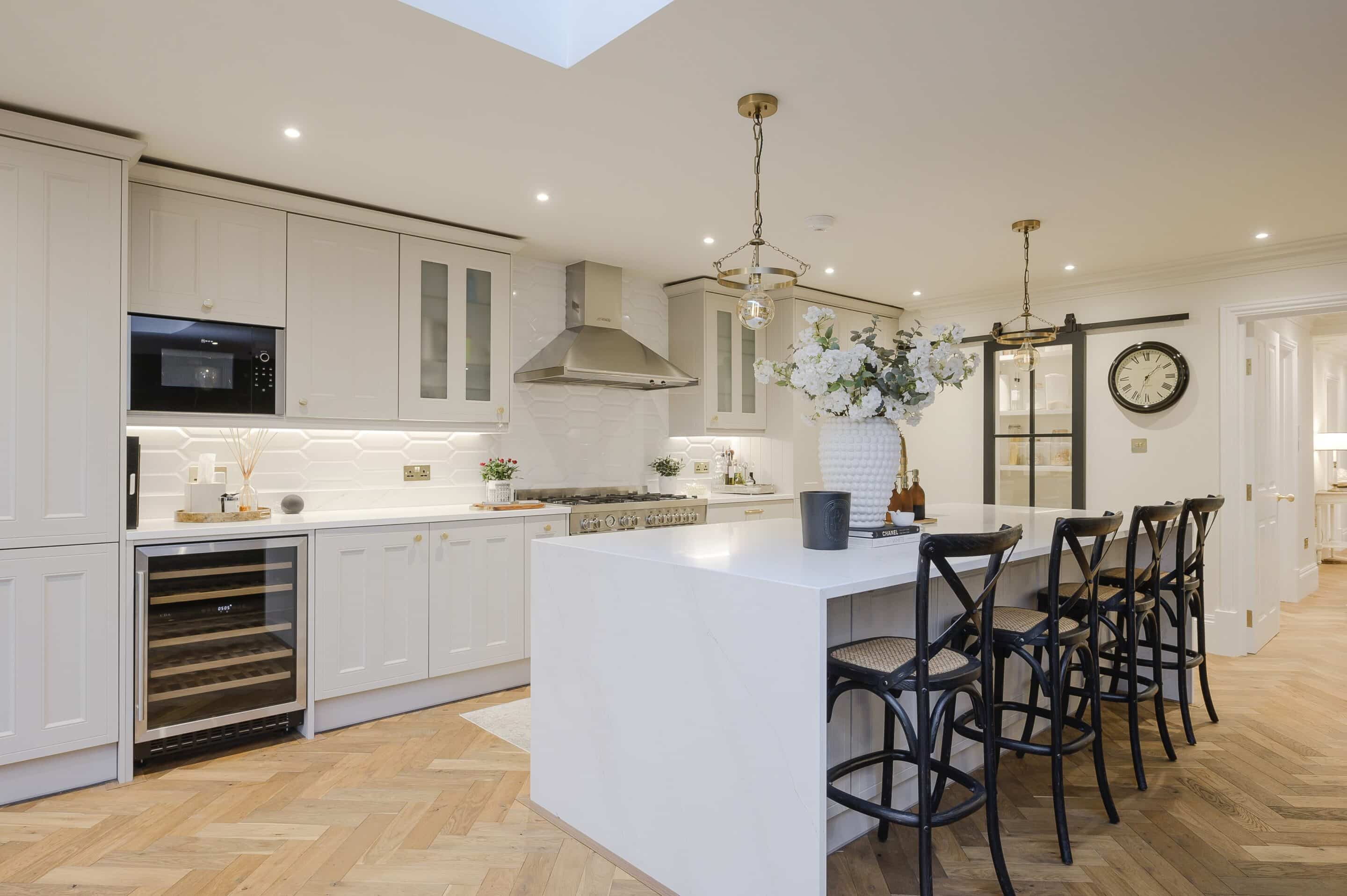 6 Bedrooms, The Glade, Fetcham