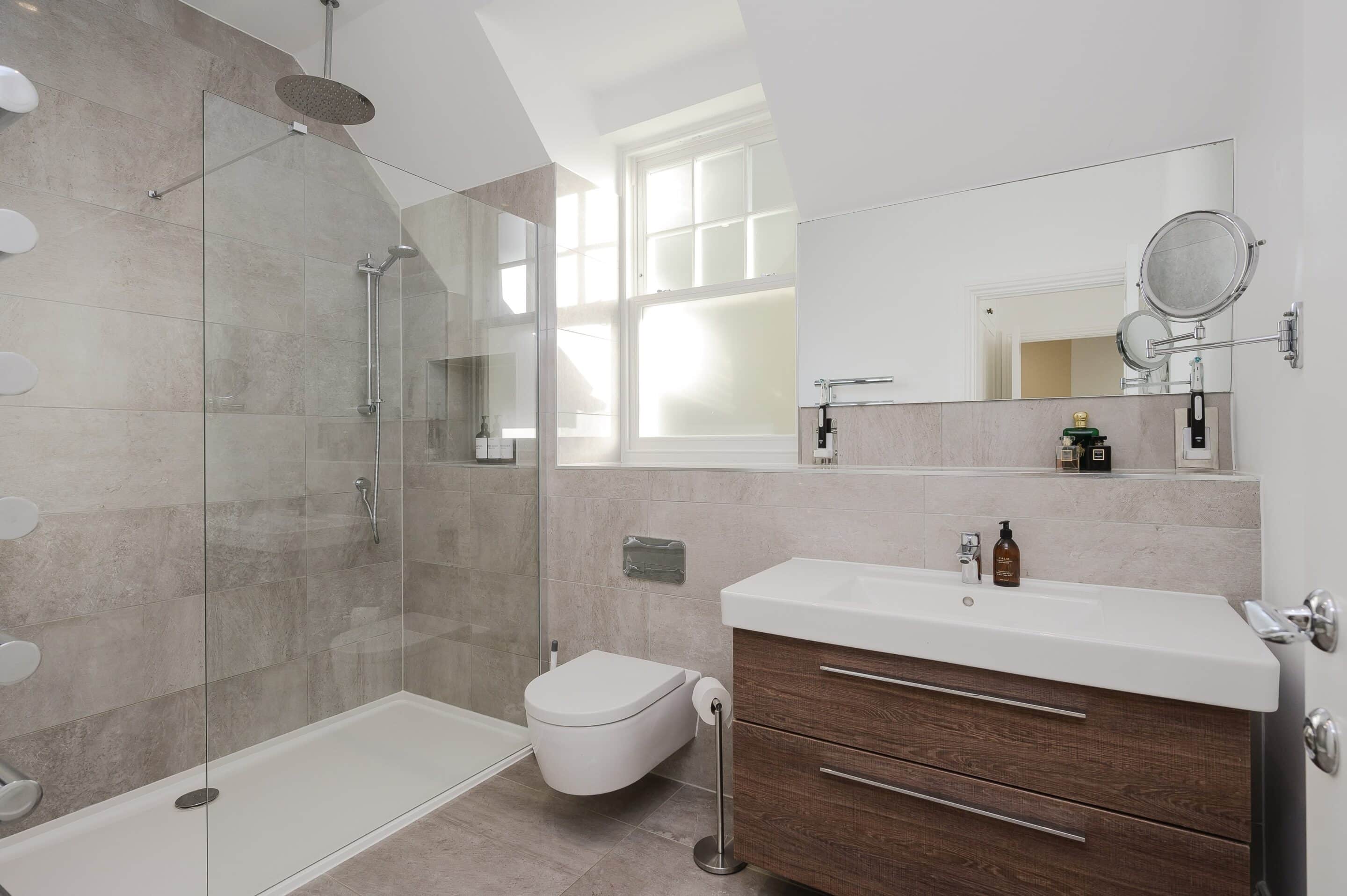 4 Bedrooms, Belmont Court, Sandy Lane, Cobham