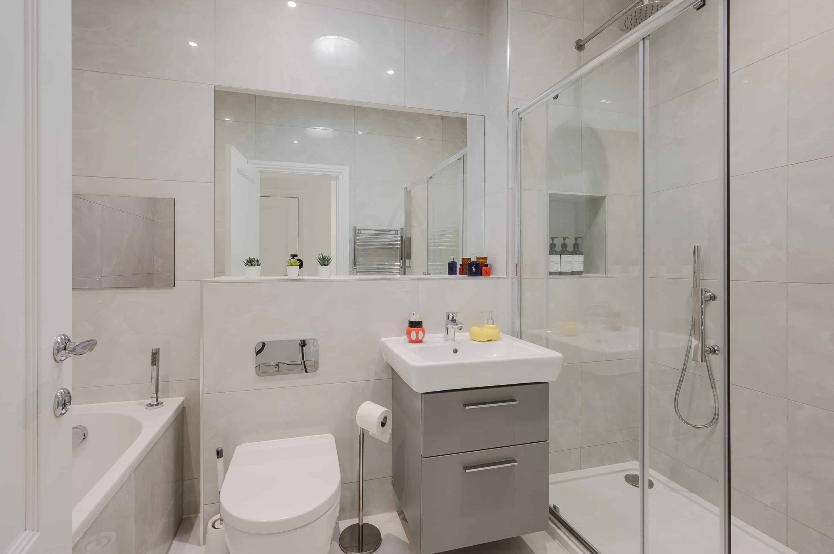 4 Bedrooms, Belmont Court, Sandy Lane, Cobham