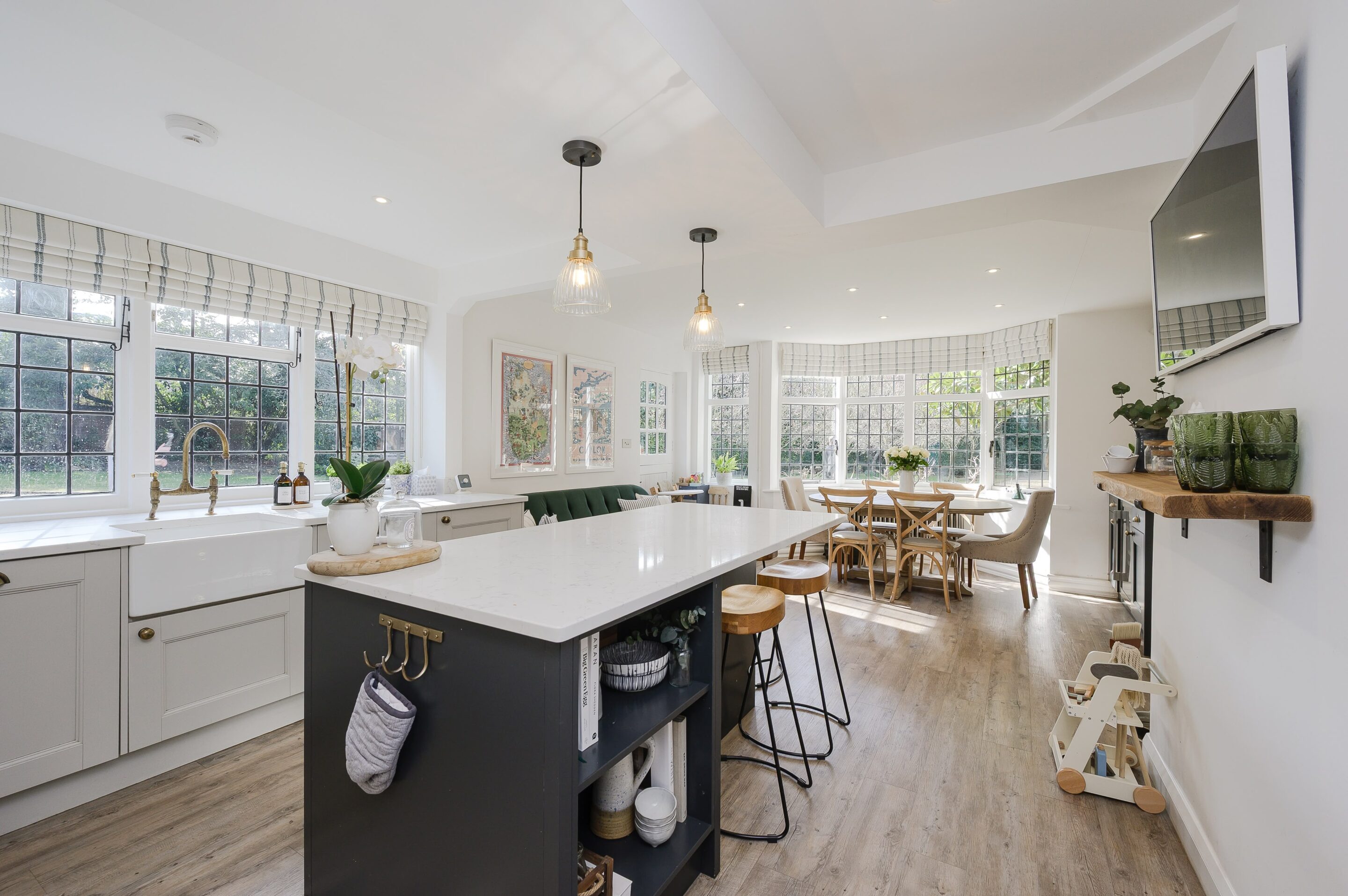 6 Bedroom Detached House, Leigh Court Close, Cobham