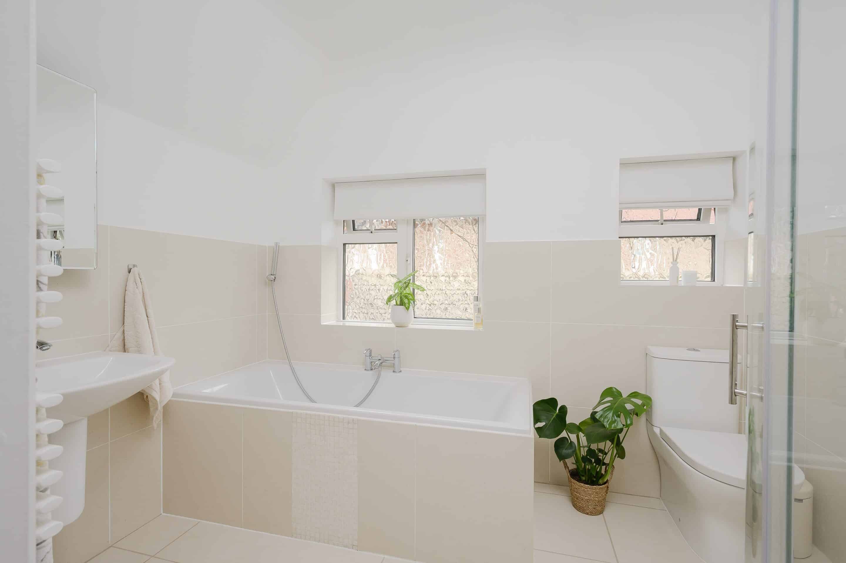 4 Bedrooms, Knowle Park, Cobham