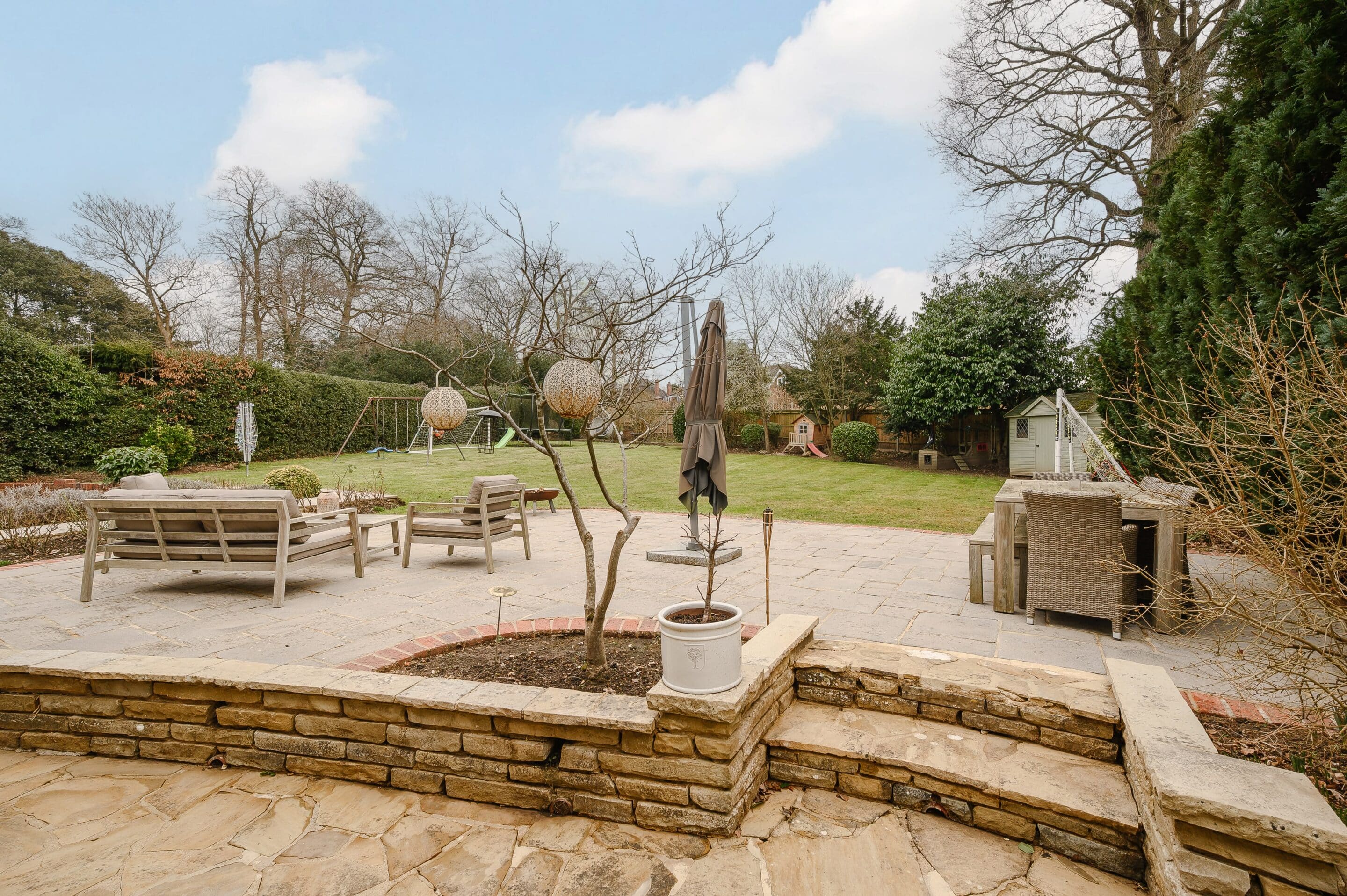 4 Bedrooms, Knowle Park, Cobham