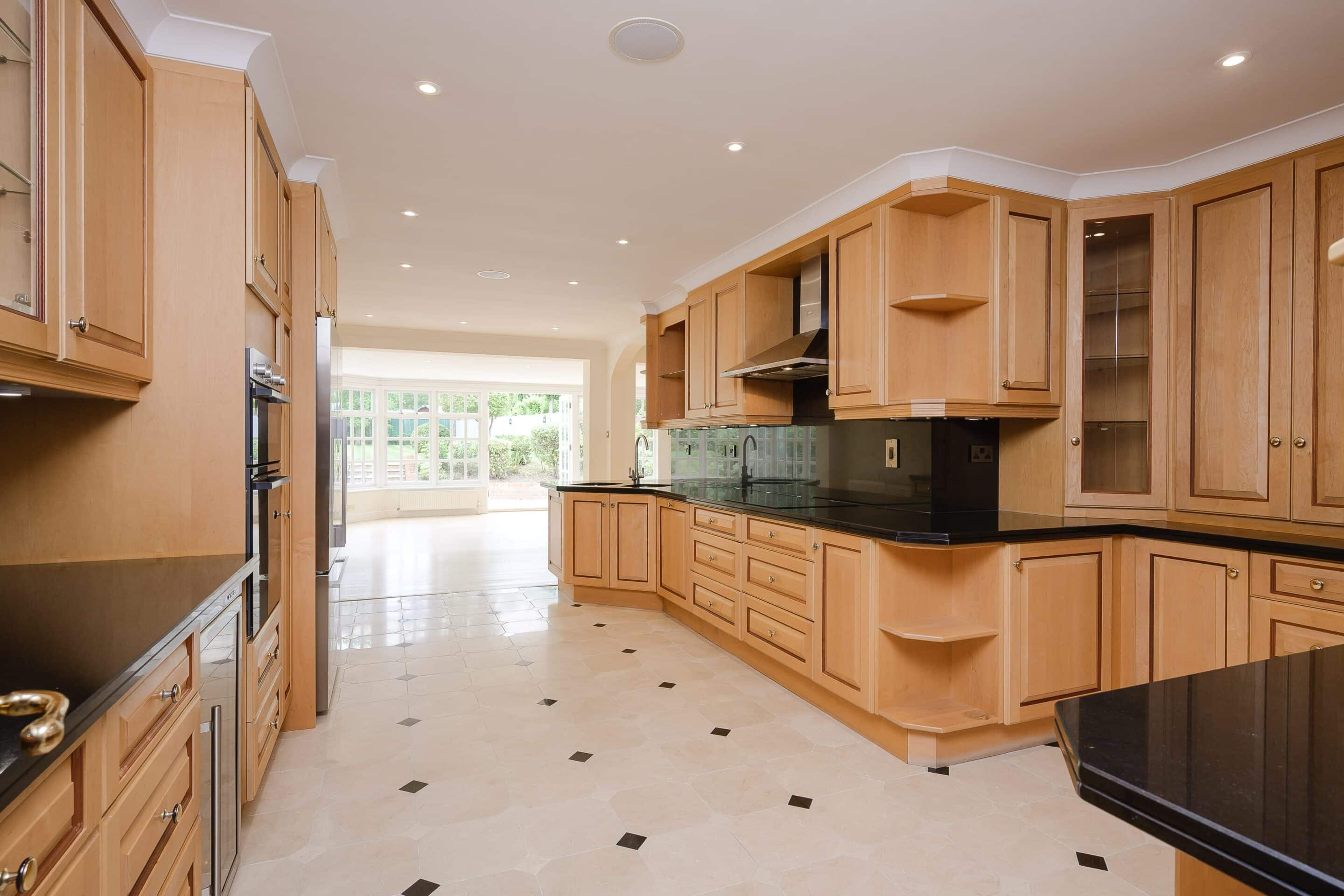 6 Bedrooms, Saisthan, Meadway, Esher, Surrey
