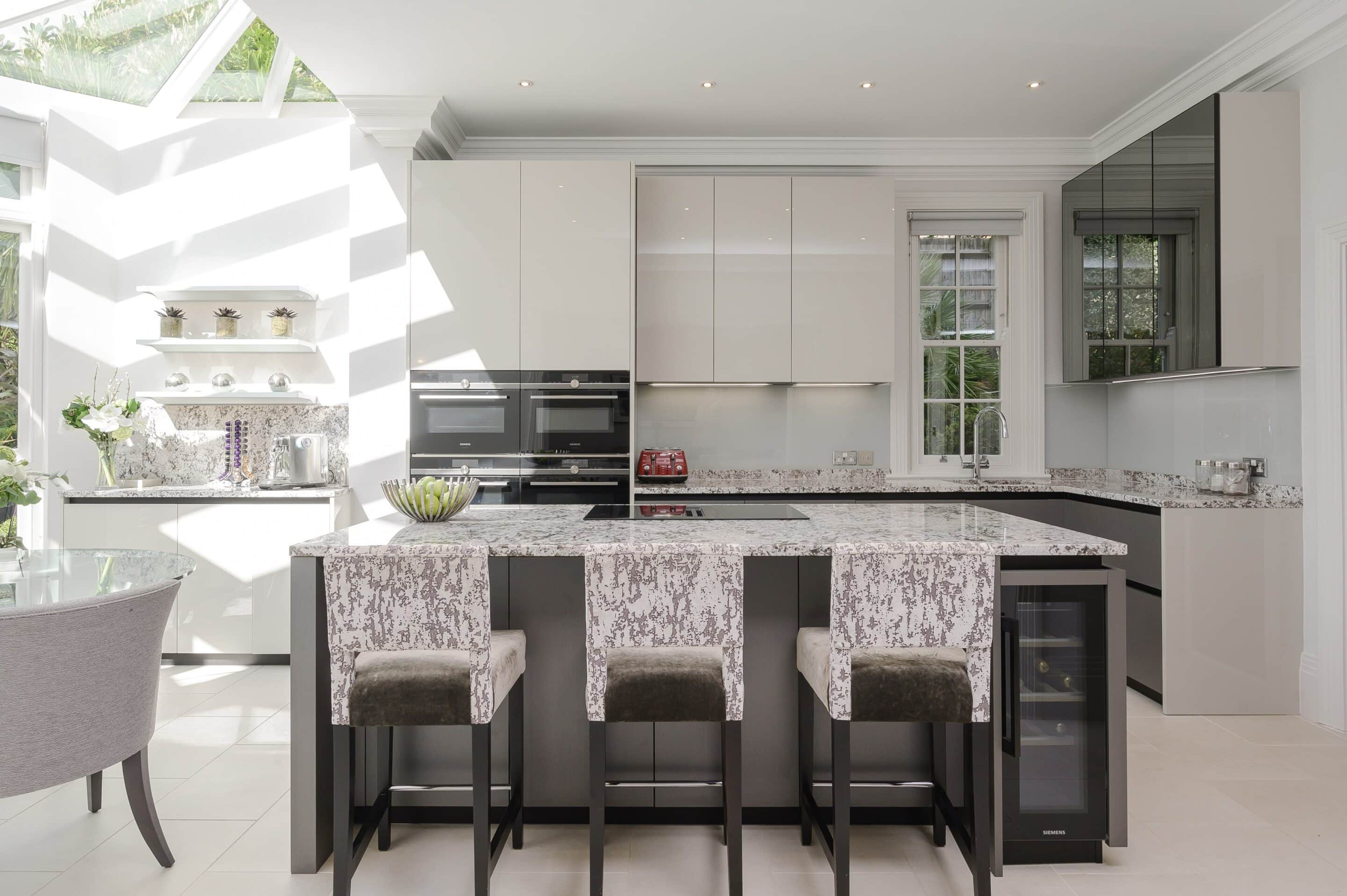 5 Bedrooms, Hill House, Leigh Court, Cobham
