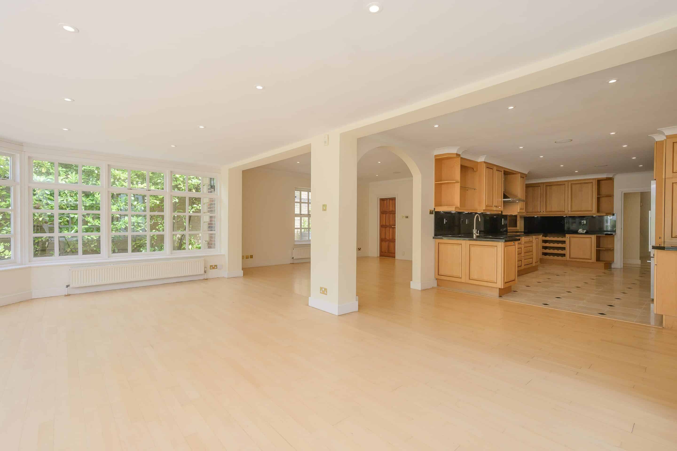 6 Bedrooms, Saisthan, Meadway, Esher, Surrey