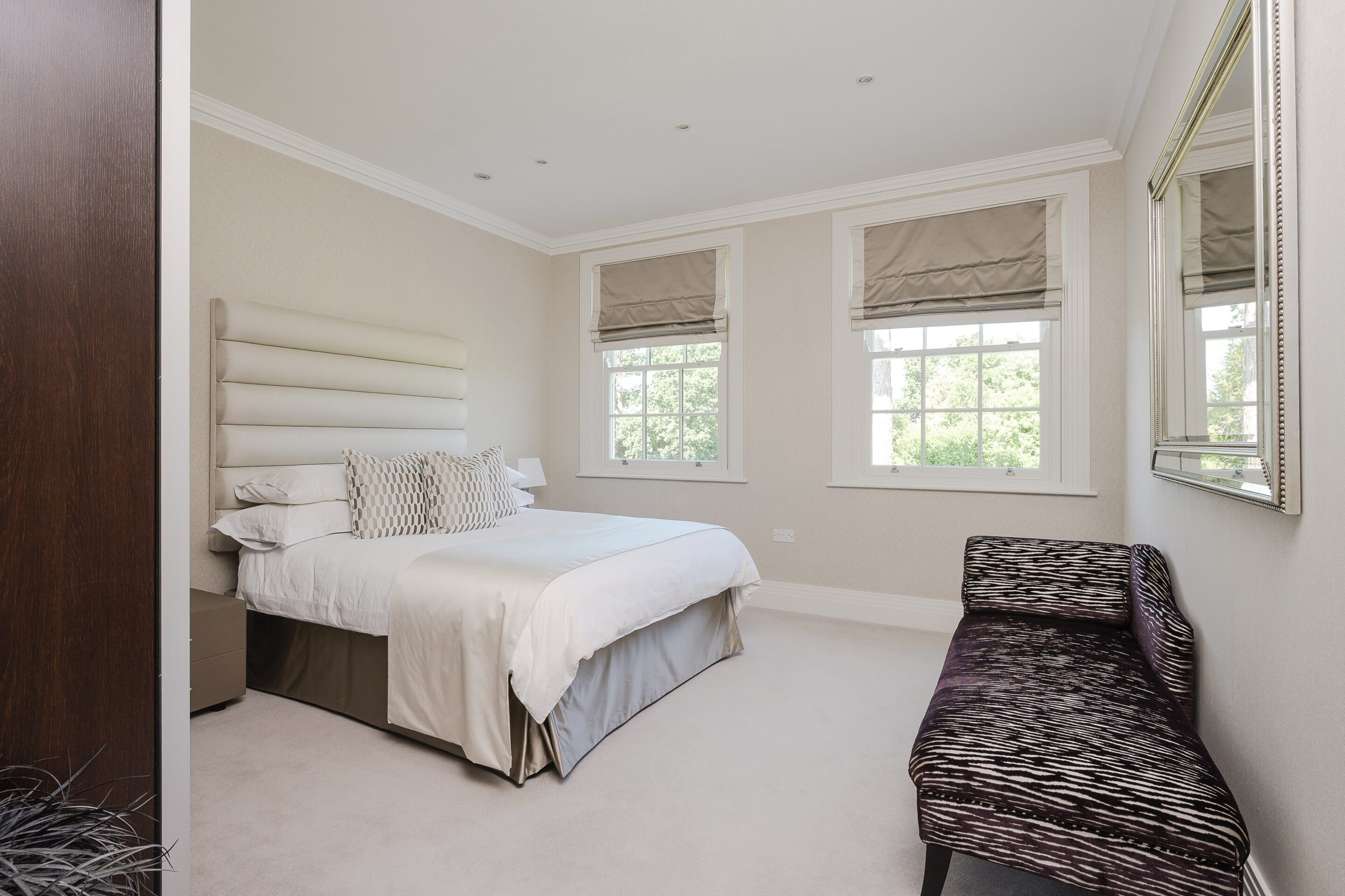5 Bedrooms, Hill House, Leigh Court, Cobham