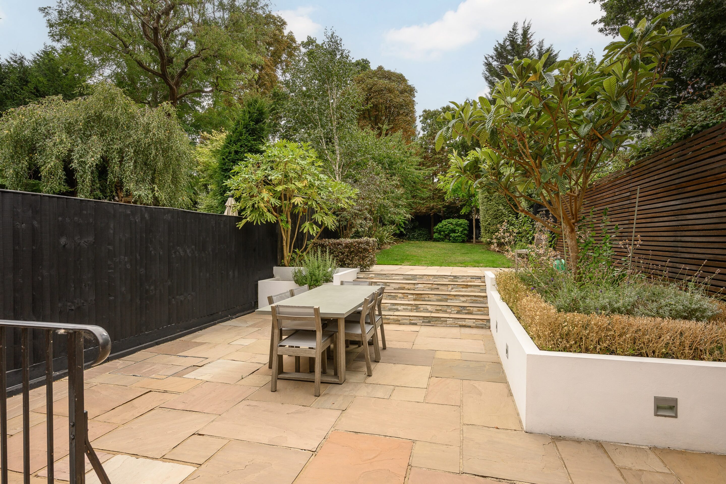 5 Bedrooms, Larchfield Close, Weybridge, Surrey