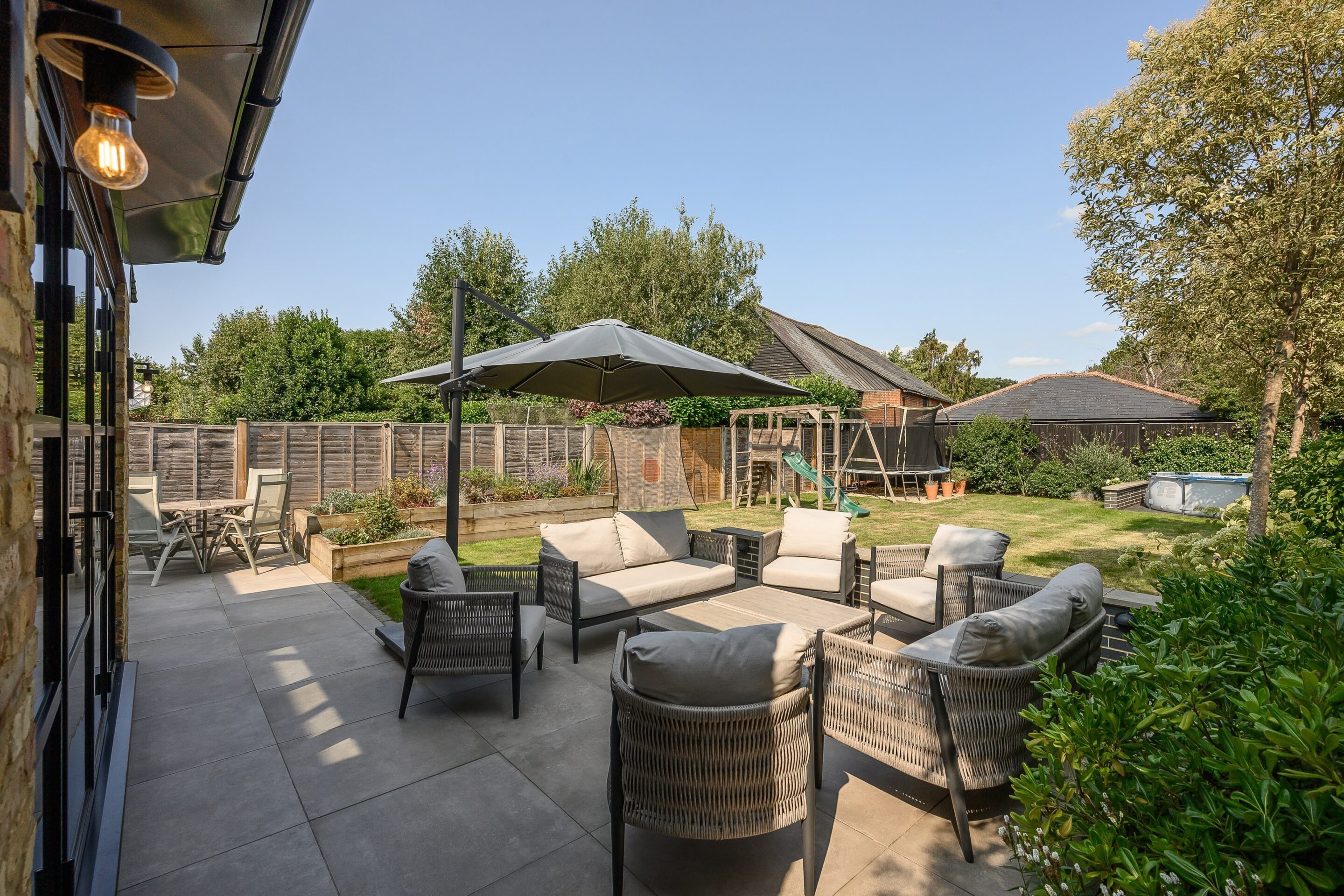 4 Bedrooms, D’Abernon Drive, Cobham, Surrey