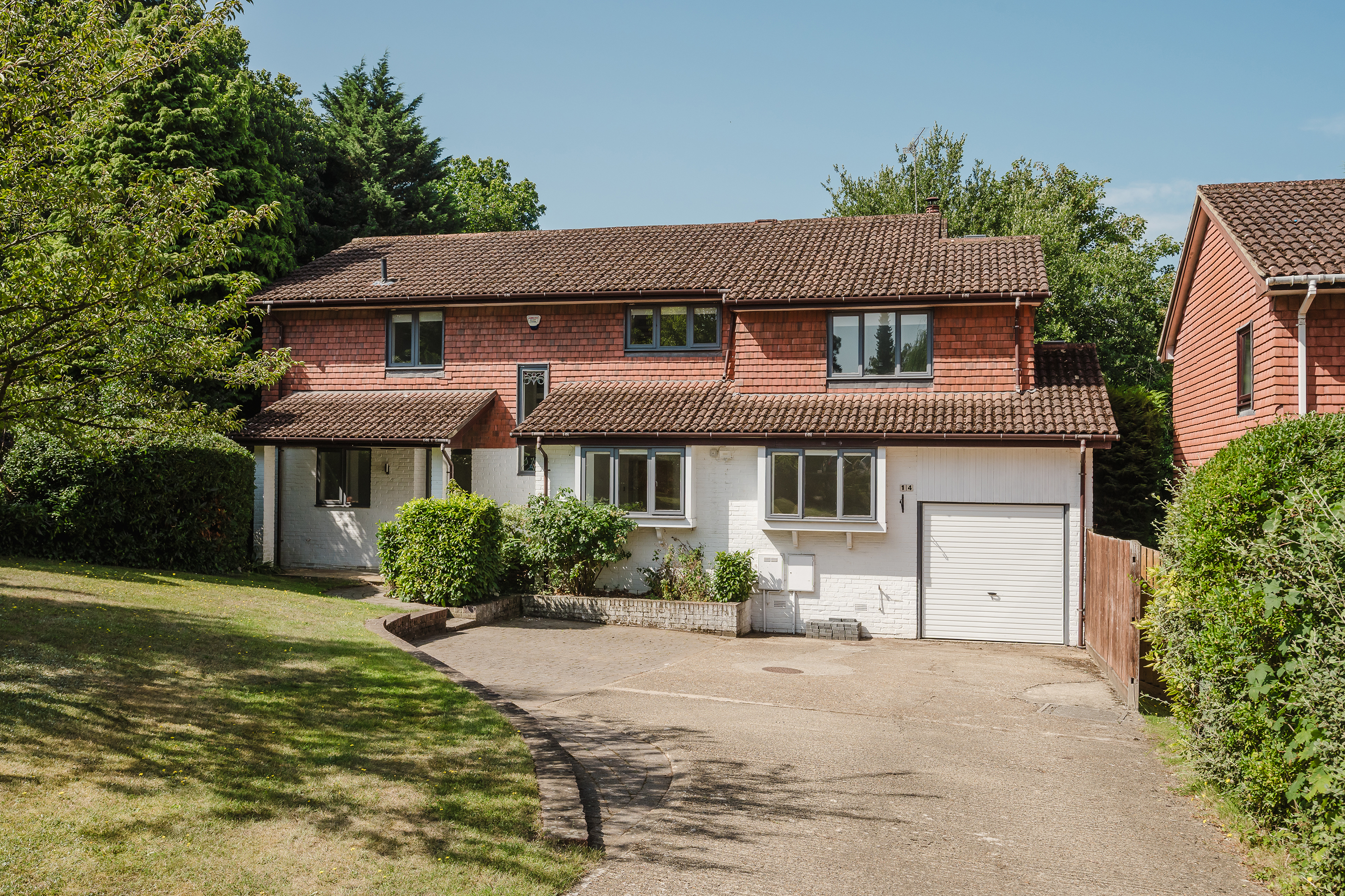 5 Bedrooms, Beechwood Drive, Cobham, Surrey