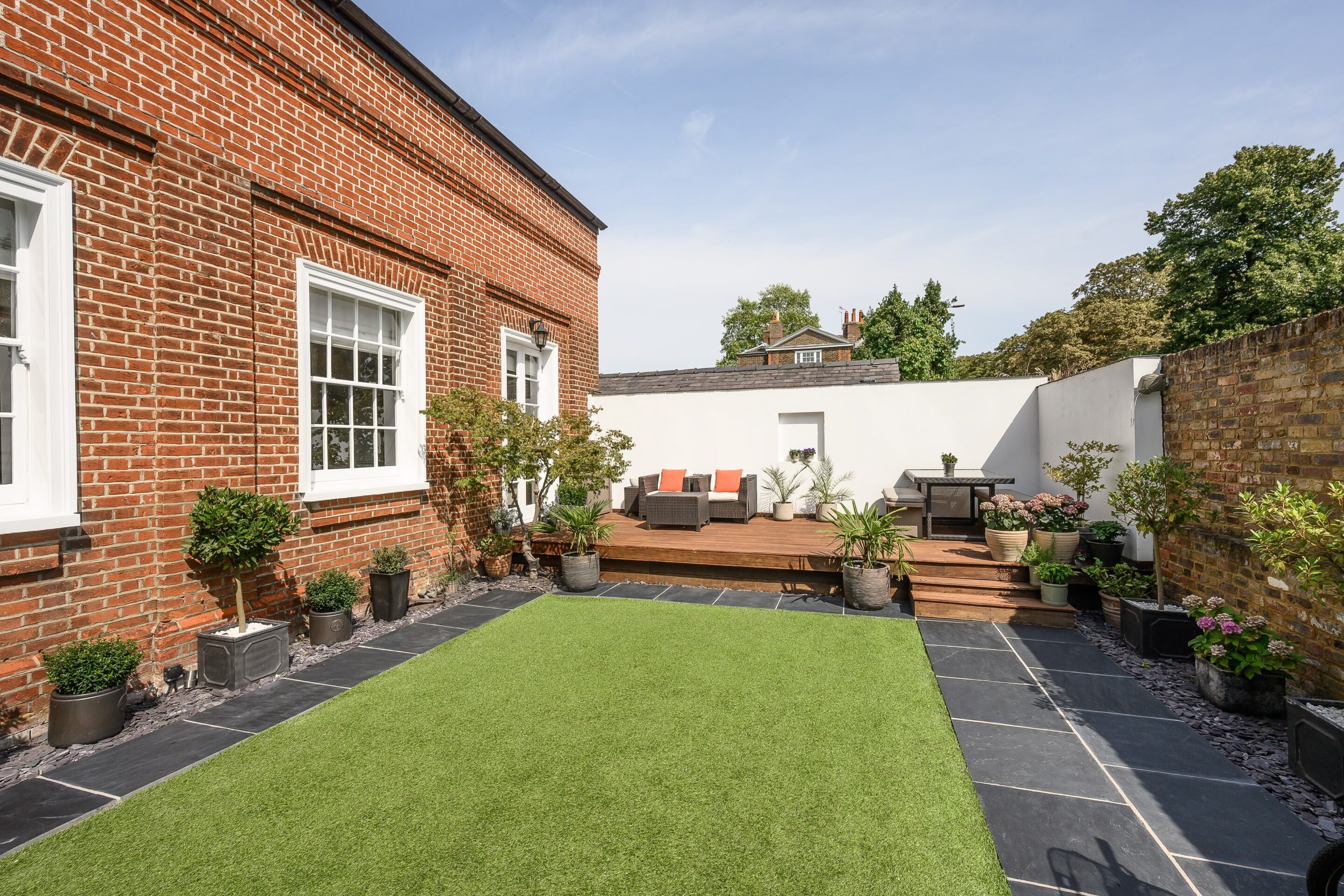 4 Bedrooms, Paddock Cottage, Hampton Court Road, East Molesey