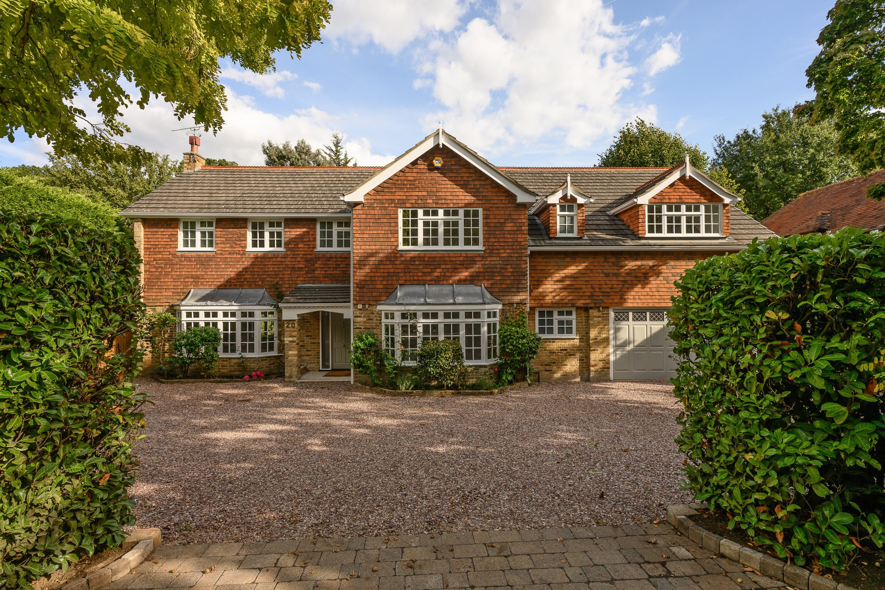 6 Bedrooms, Water Lane, Cobham