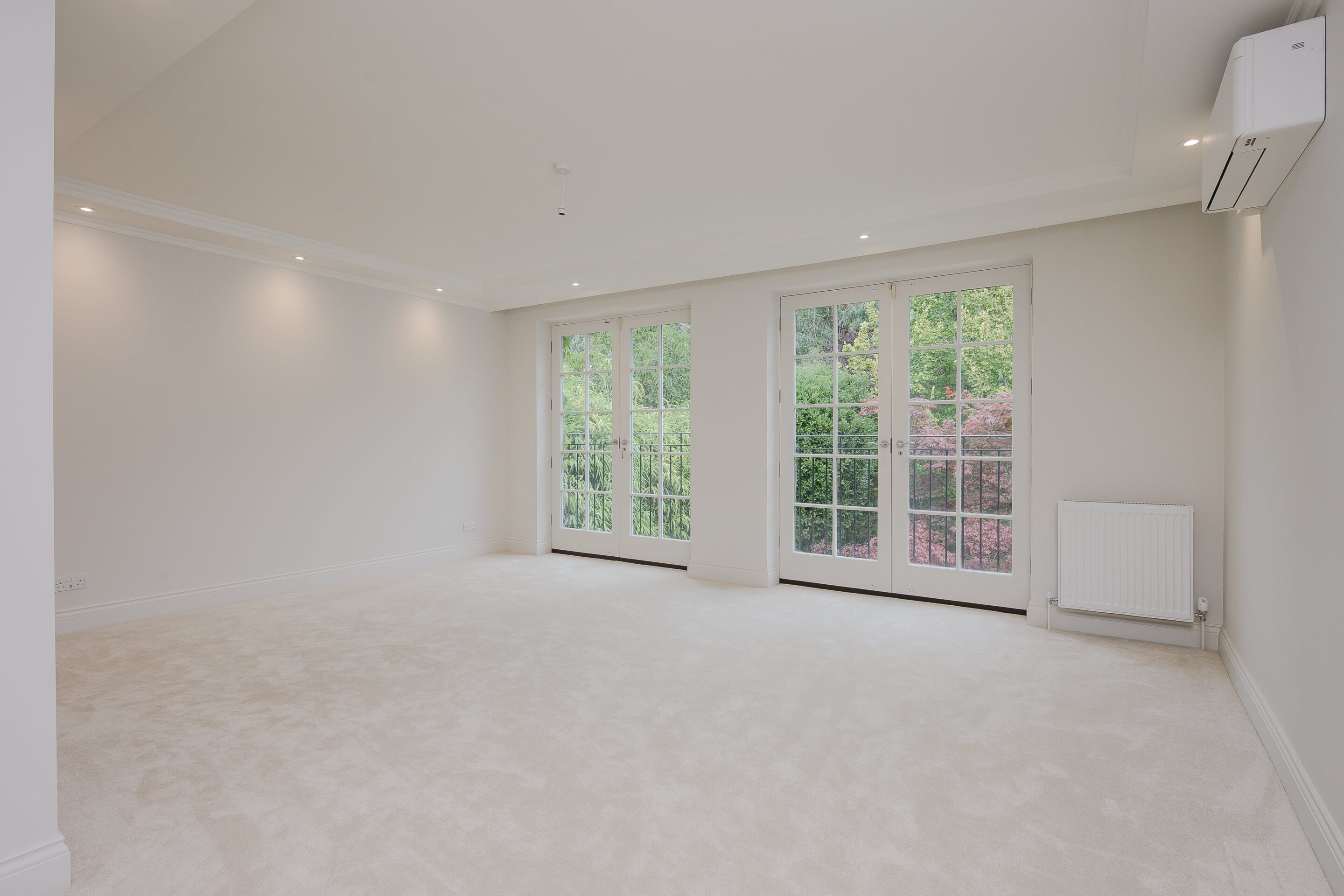 6 Bedrooms, Water Lane, Cobham