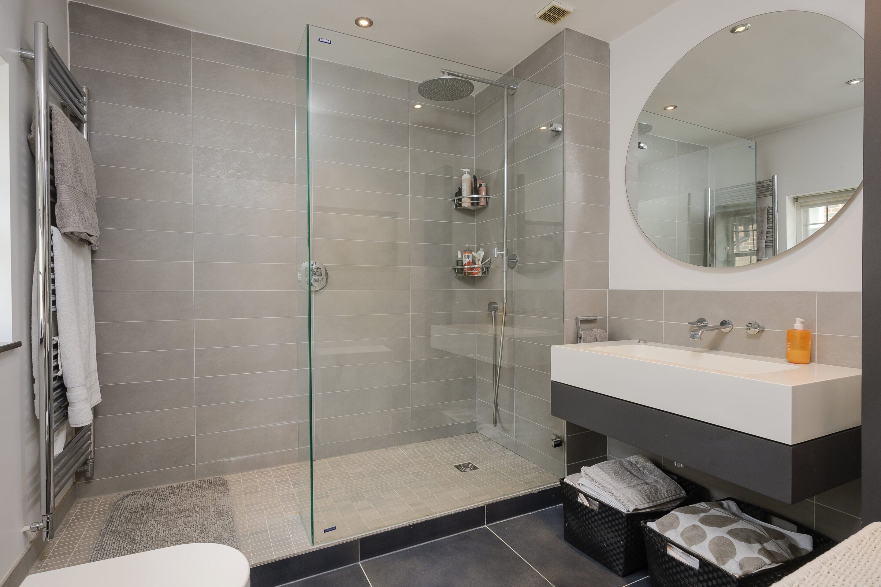 5 Bedrooms, Fairmile Lane, Cobham