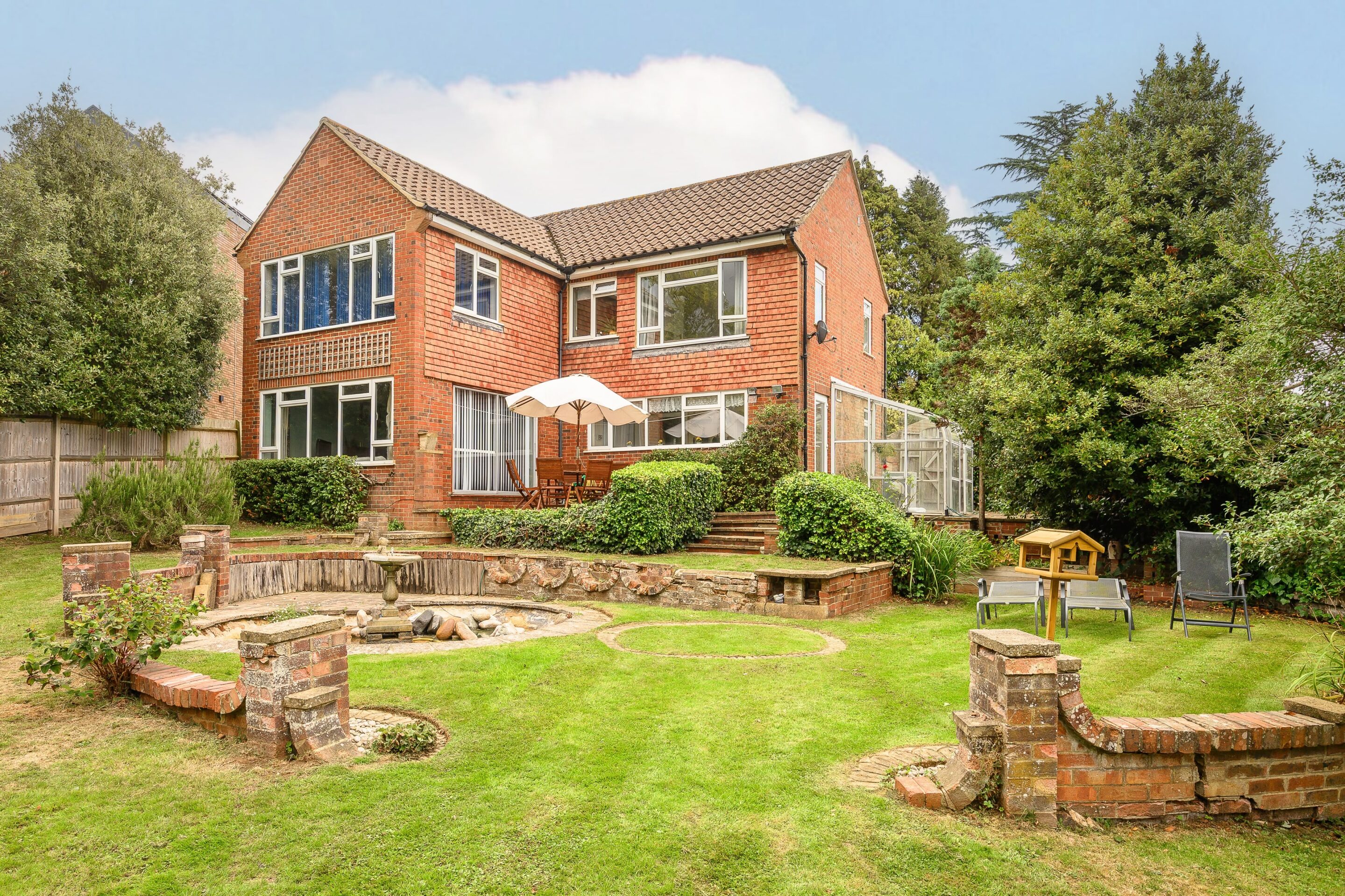 5 Bedrooms, Lodge Close, Cobham