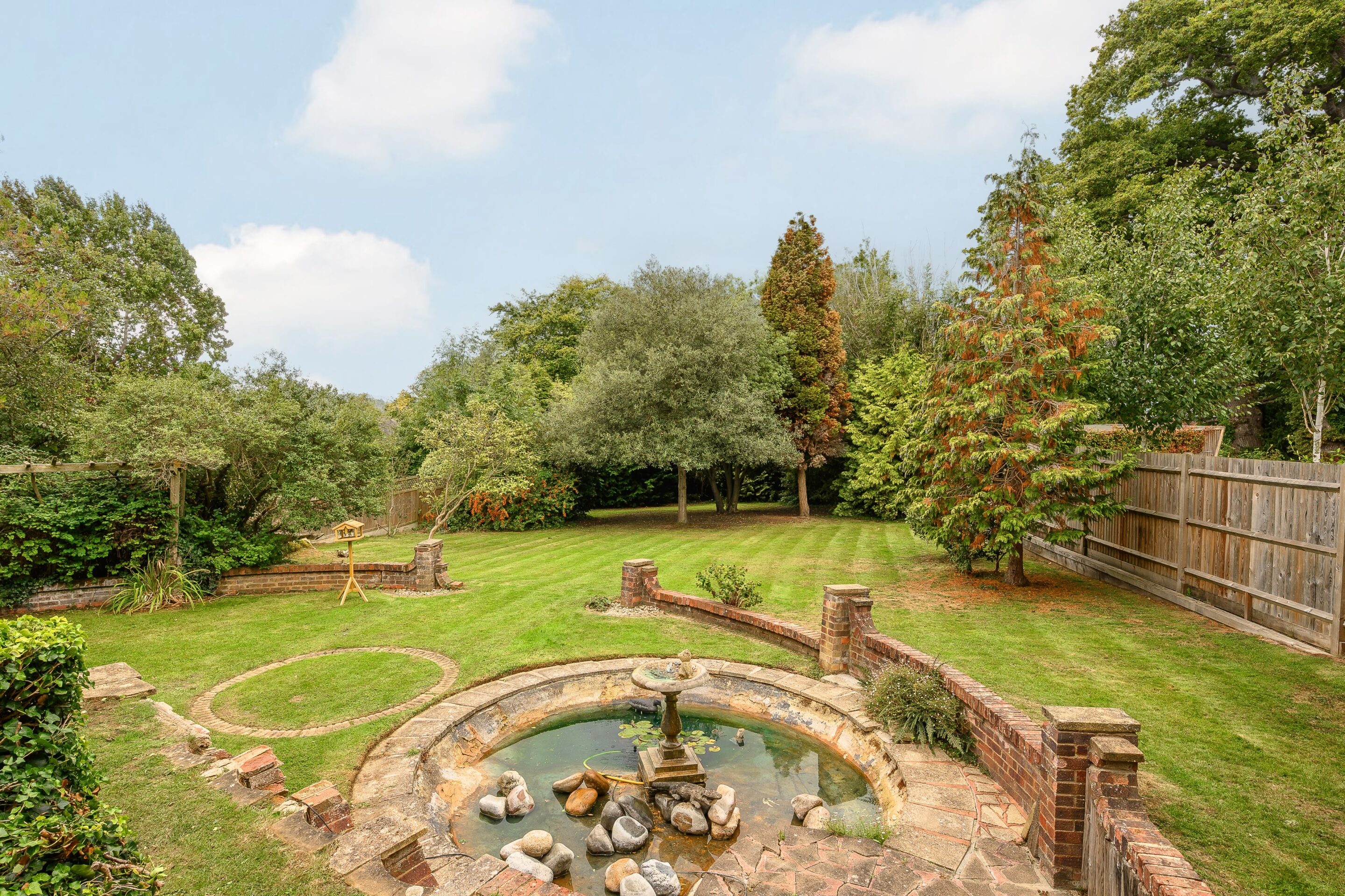 5 Bedrooms, Lodge Close, Cobham
