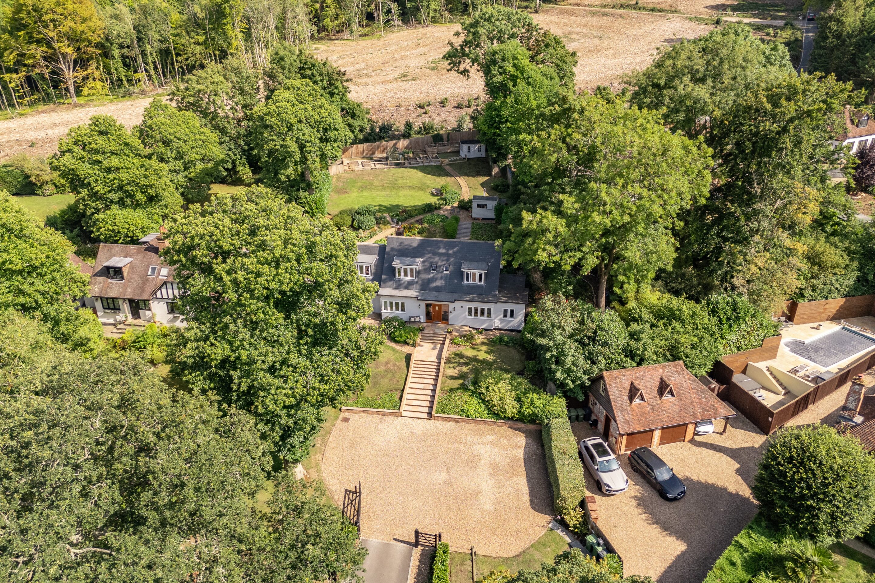 3-5 Bedrooms, Green Dene, East Horsley