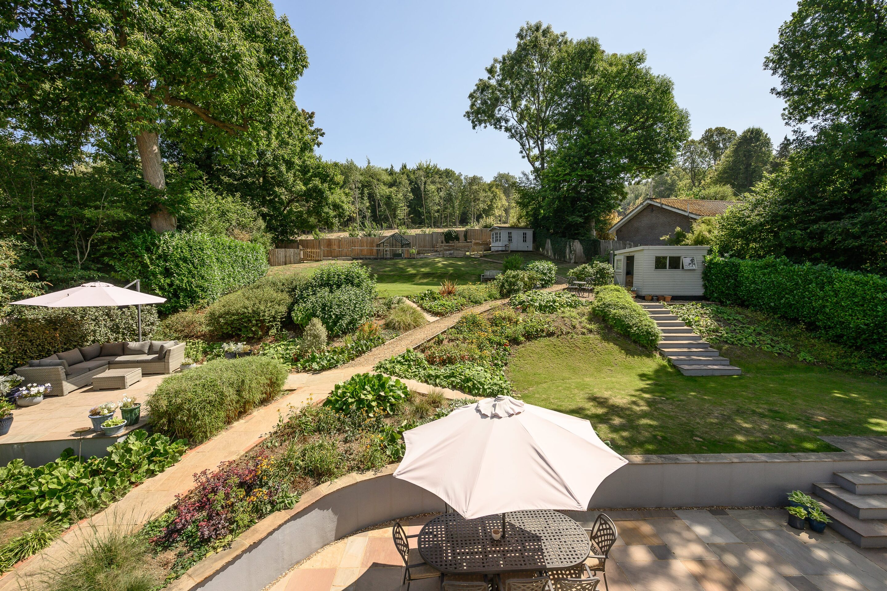 3-5 Bedrooms, Green Dene, East Horsley