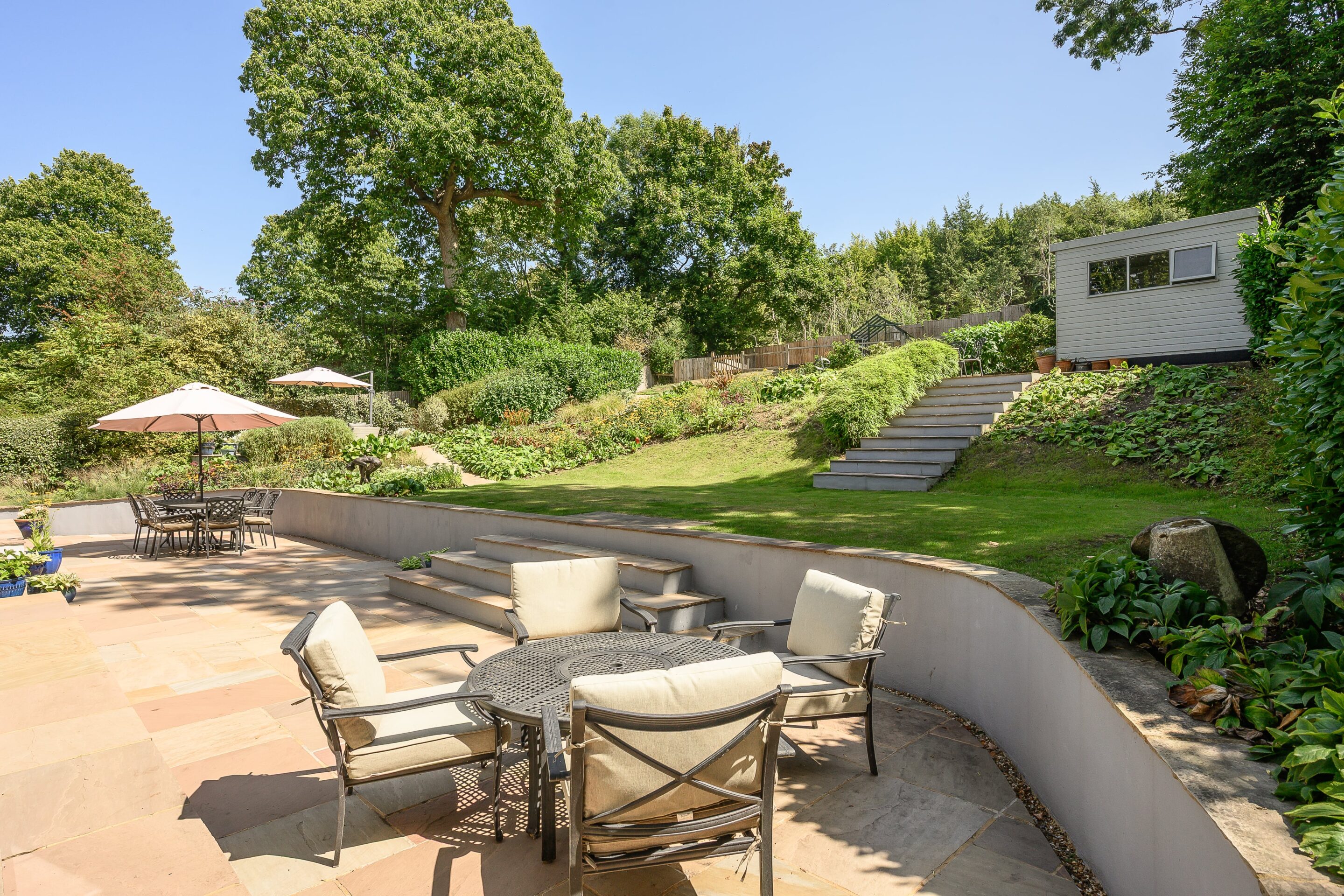 3-5 Bedrooms, Green Dene, East Horsley