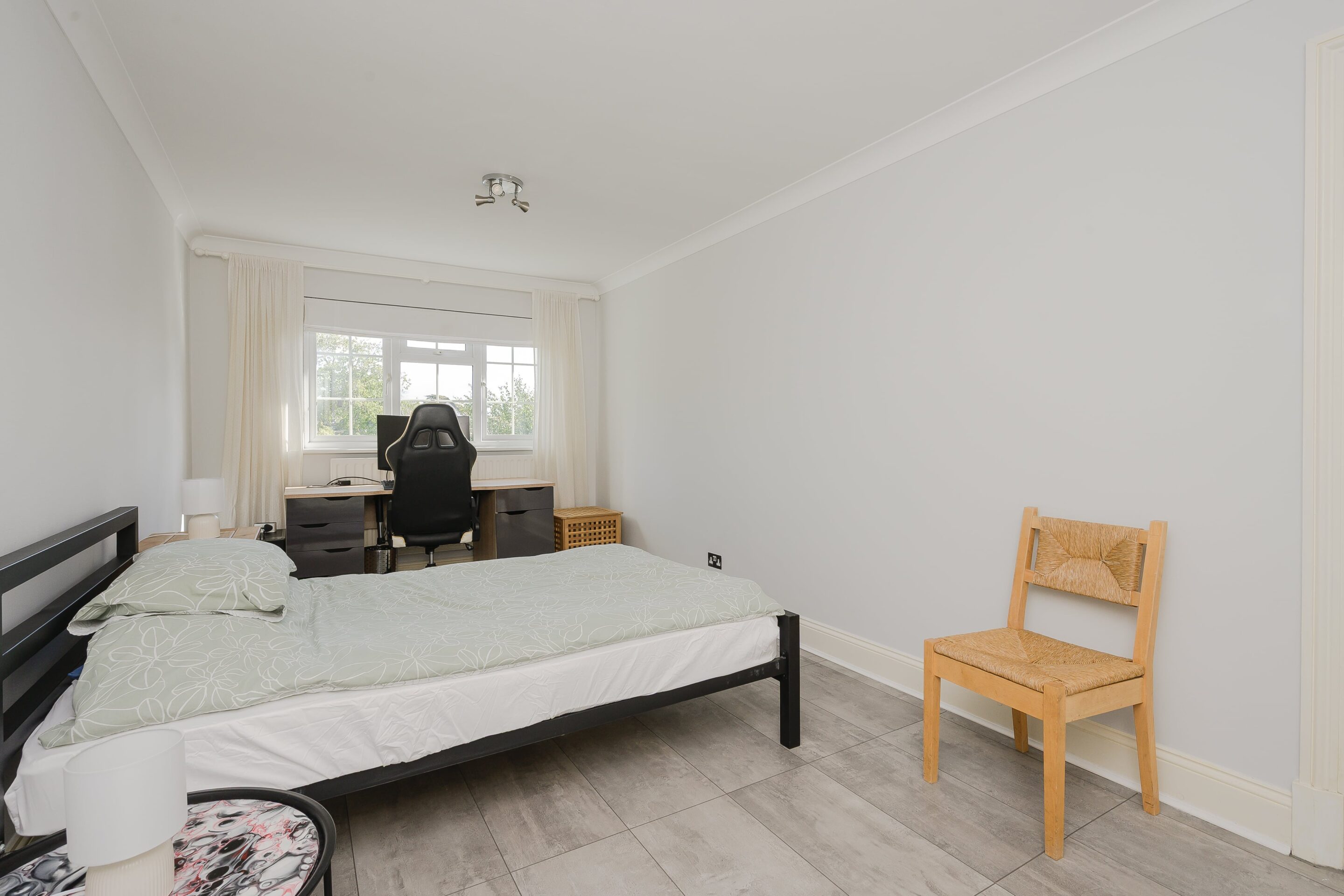 5 Bedrooms, Fairmile Avenue, Cobham