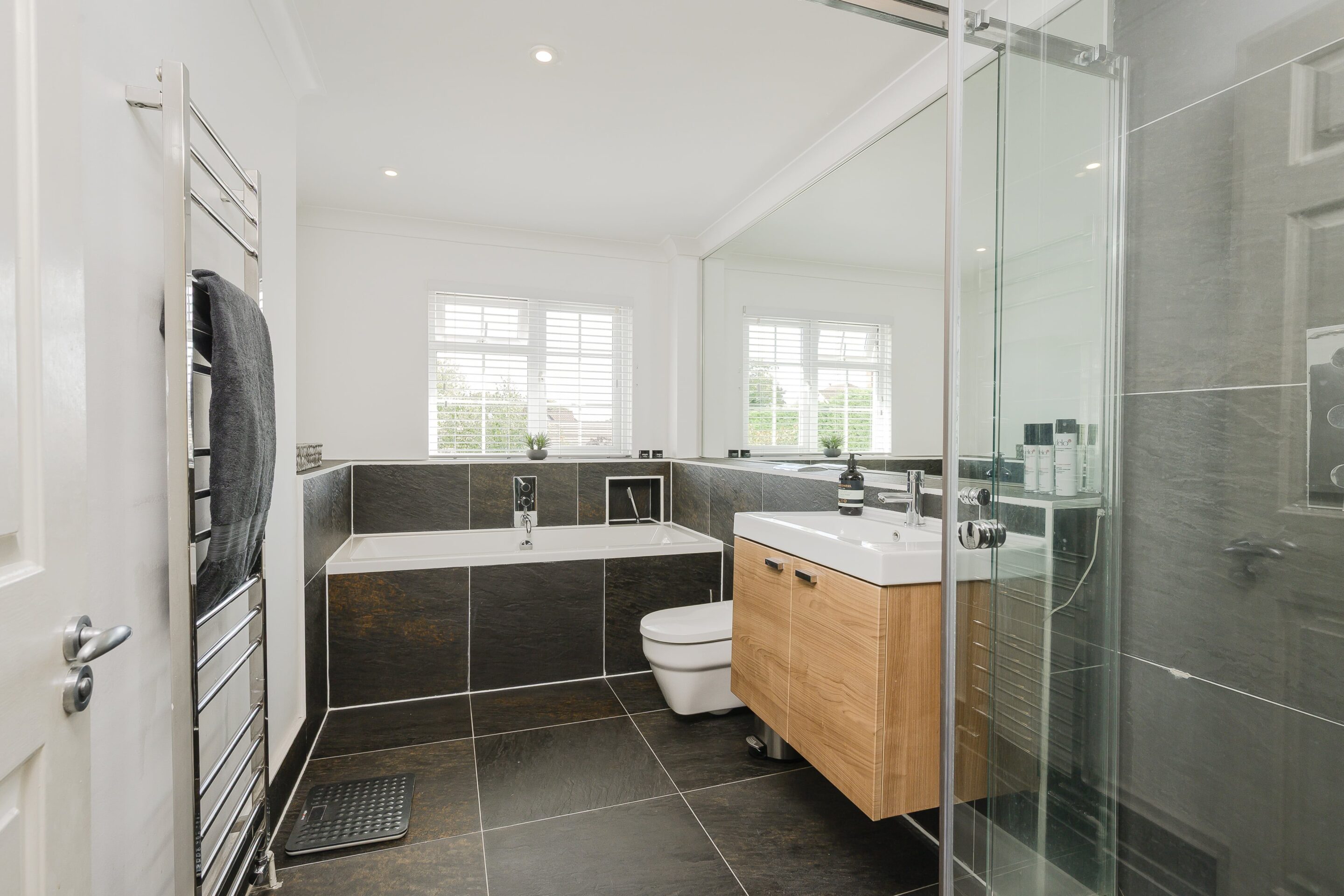 5 Bedrooms, Fairmile Avenue, Cobham