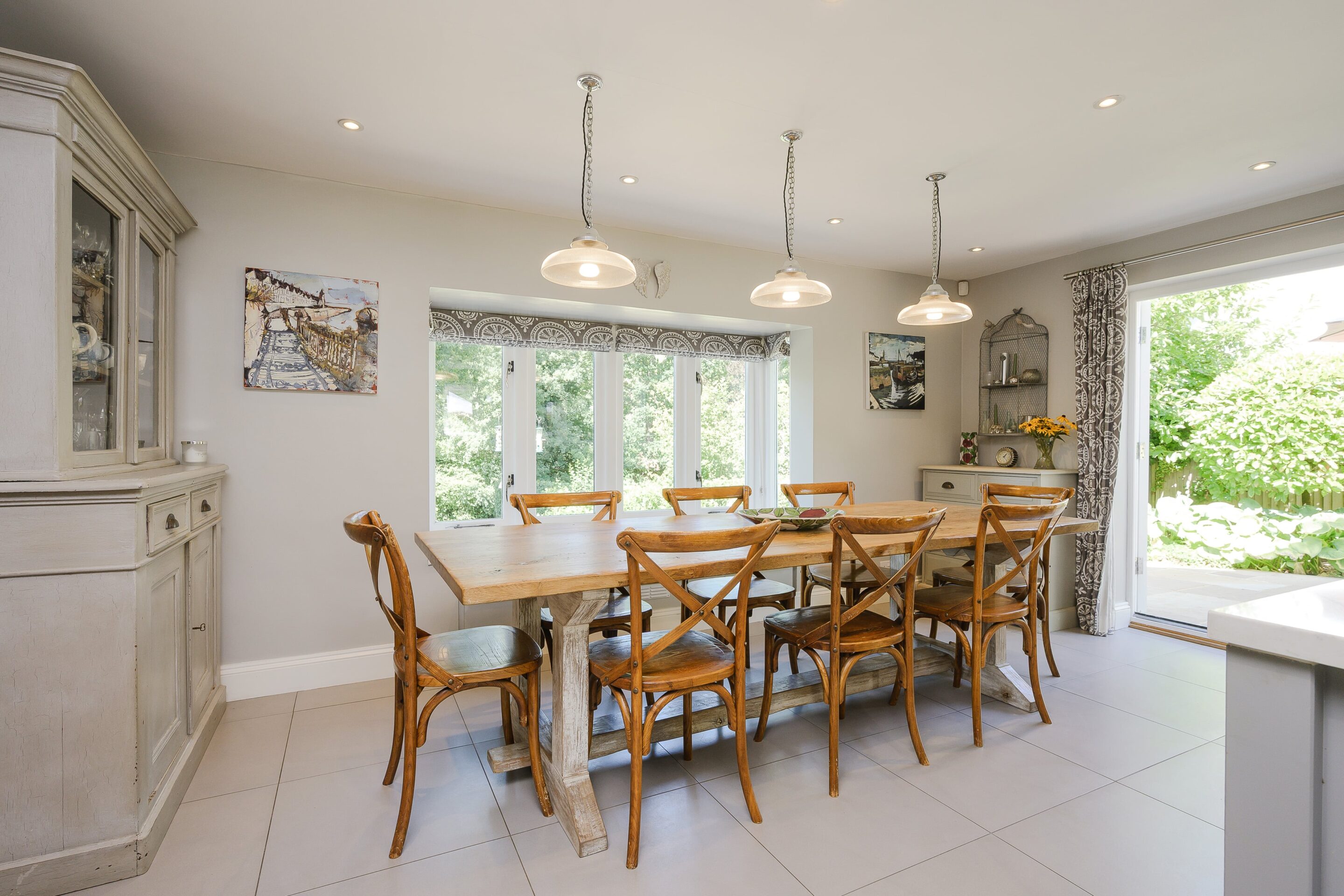 3-5 Bedrooms, Green Dene, East Horsley