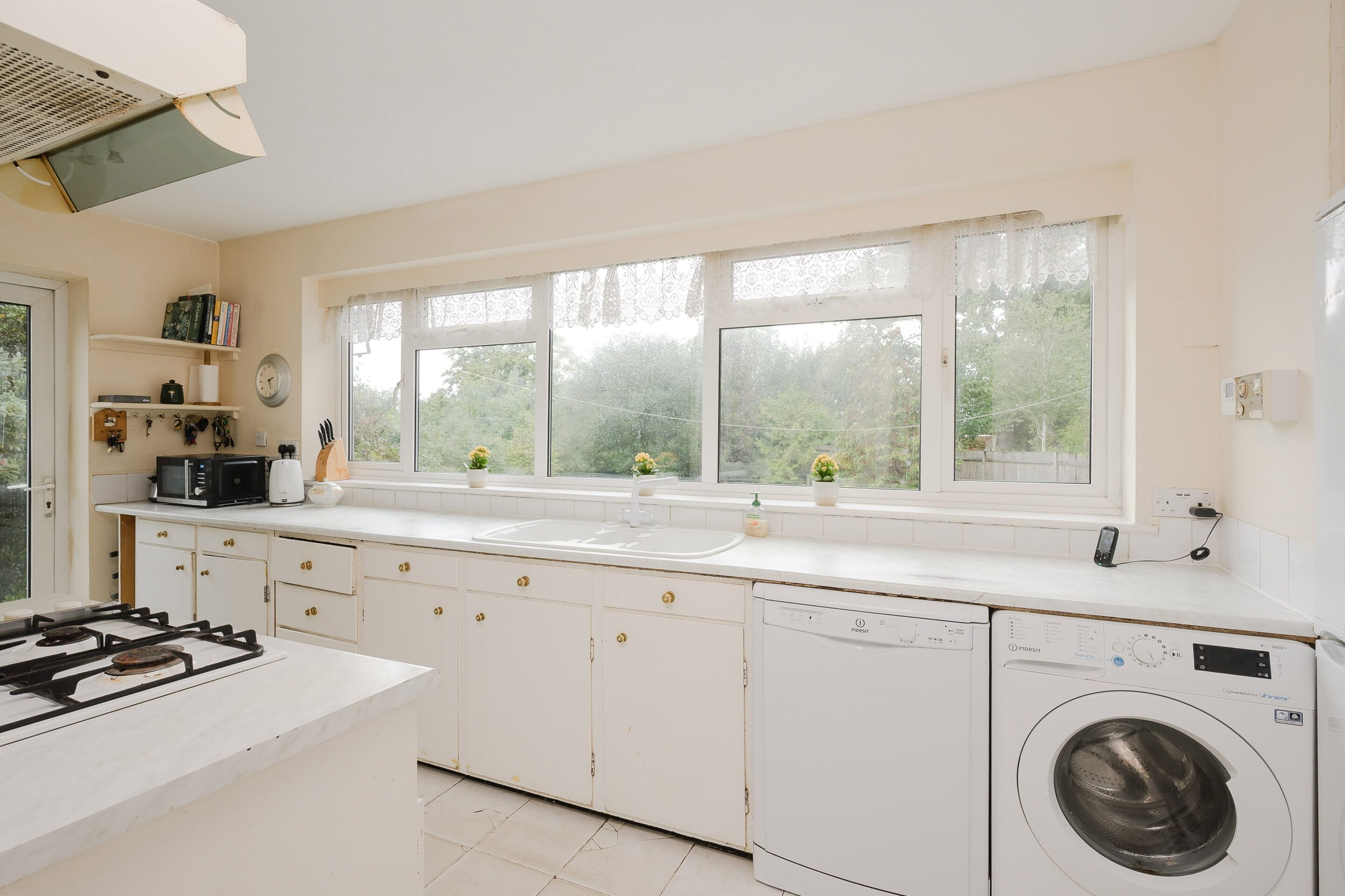 5 Bedrooms, Lodge Close, Cobham