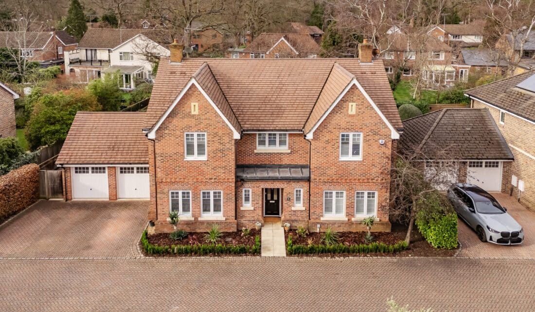 5 Bedrooms, Pinehurst Gardens, West Byfleet