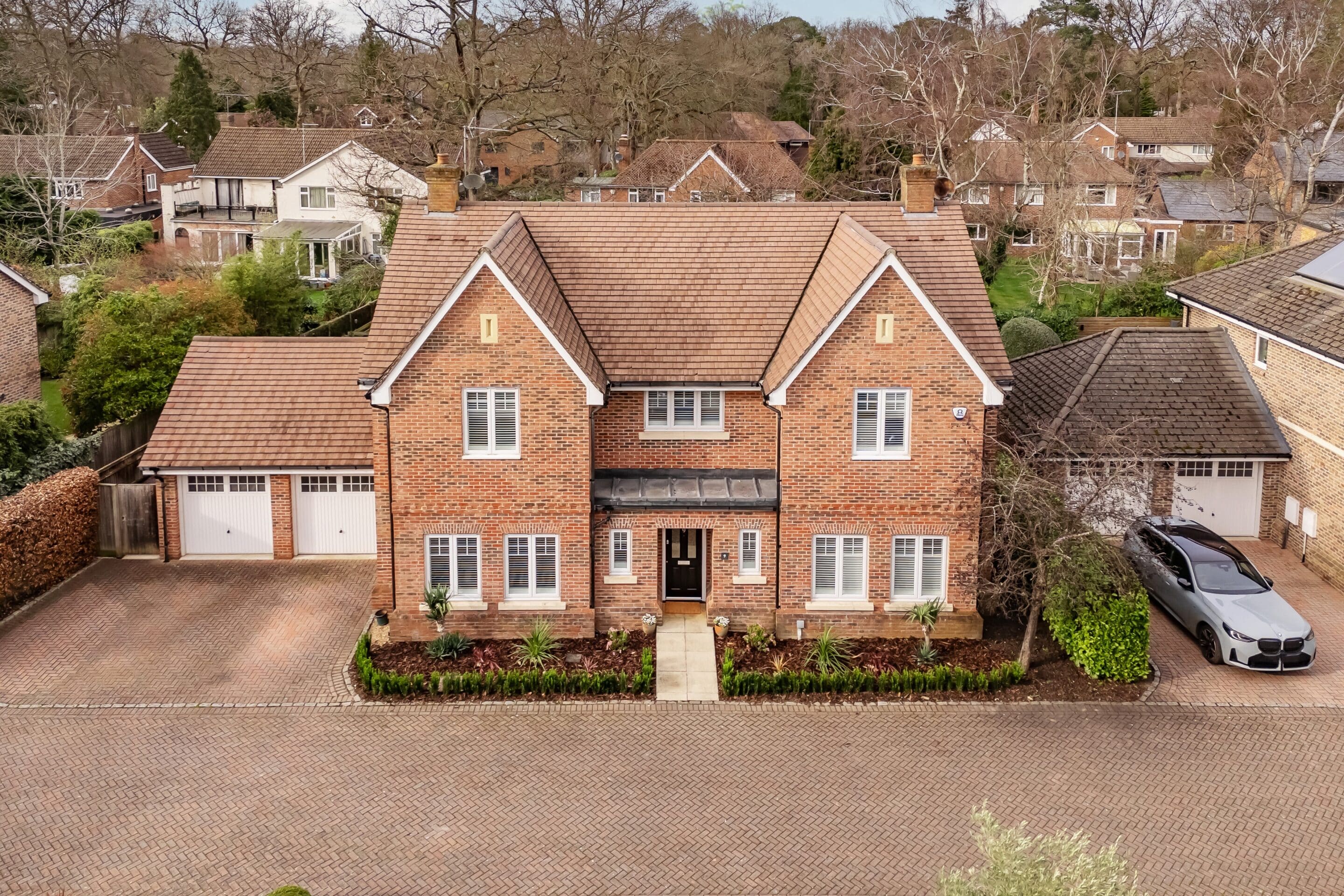 5 Bedrooms, Pinehurst Gardens, West Byfleet