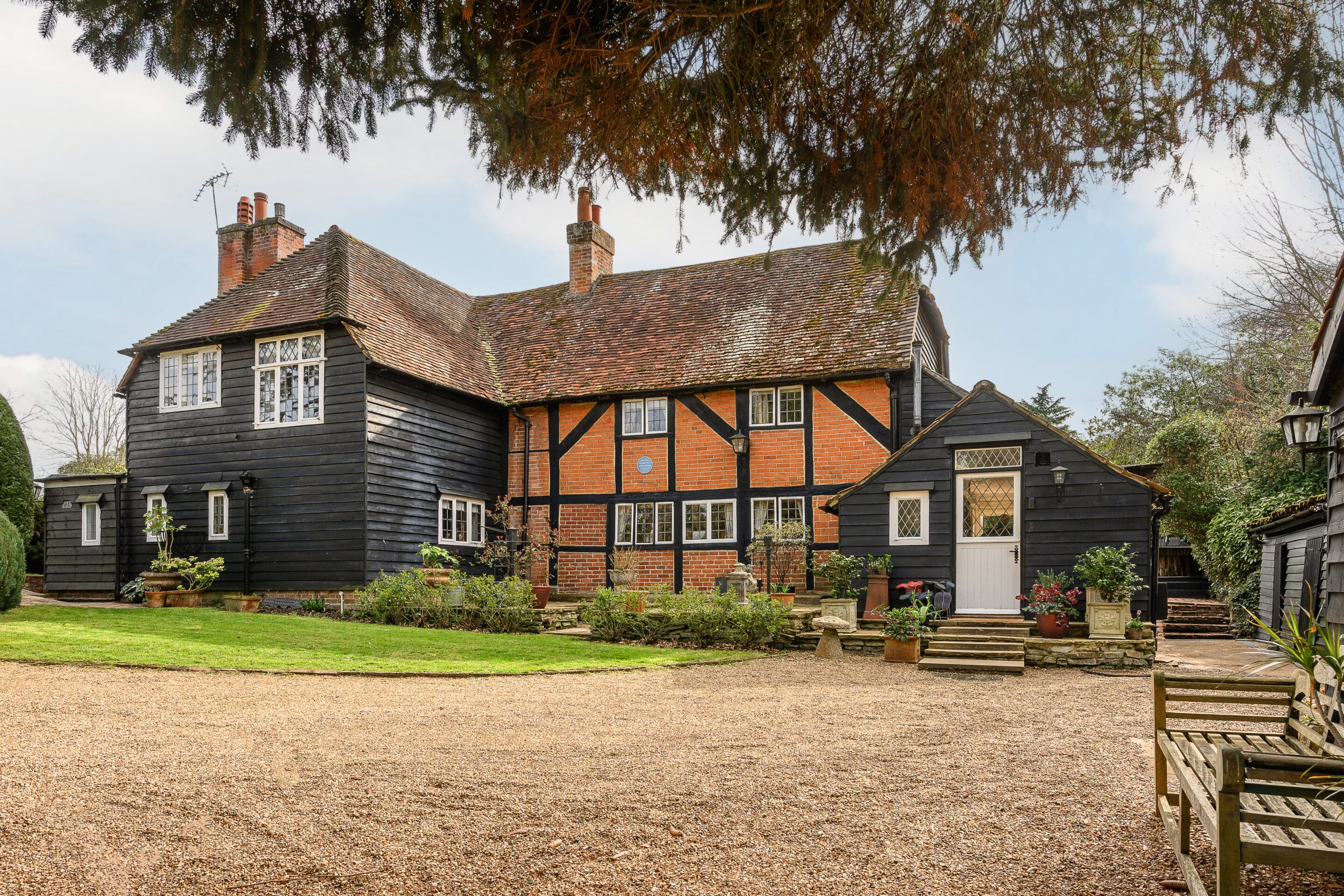 4 Bedrooms, The Ridings, Cobham