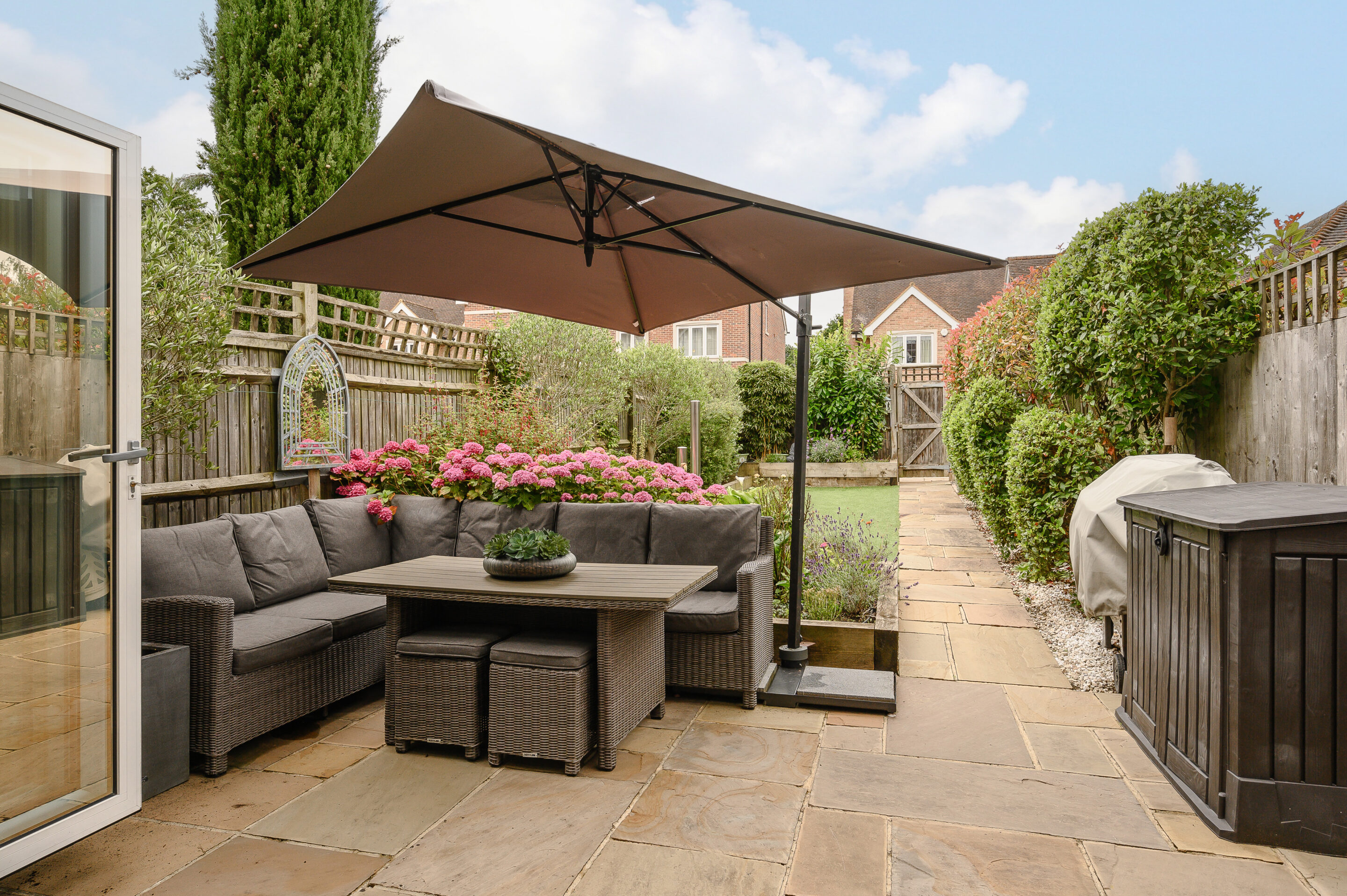 3 Reception Rooms, 4 Bedrooms, 3 Bathrooms, Esher
