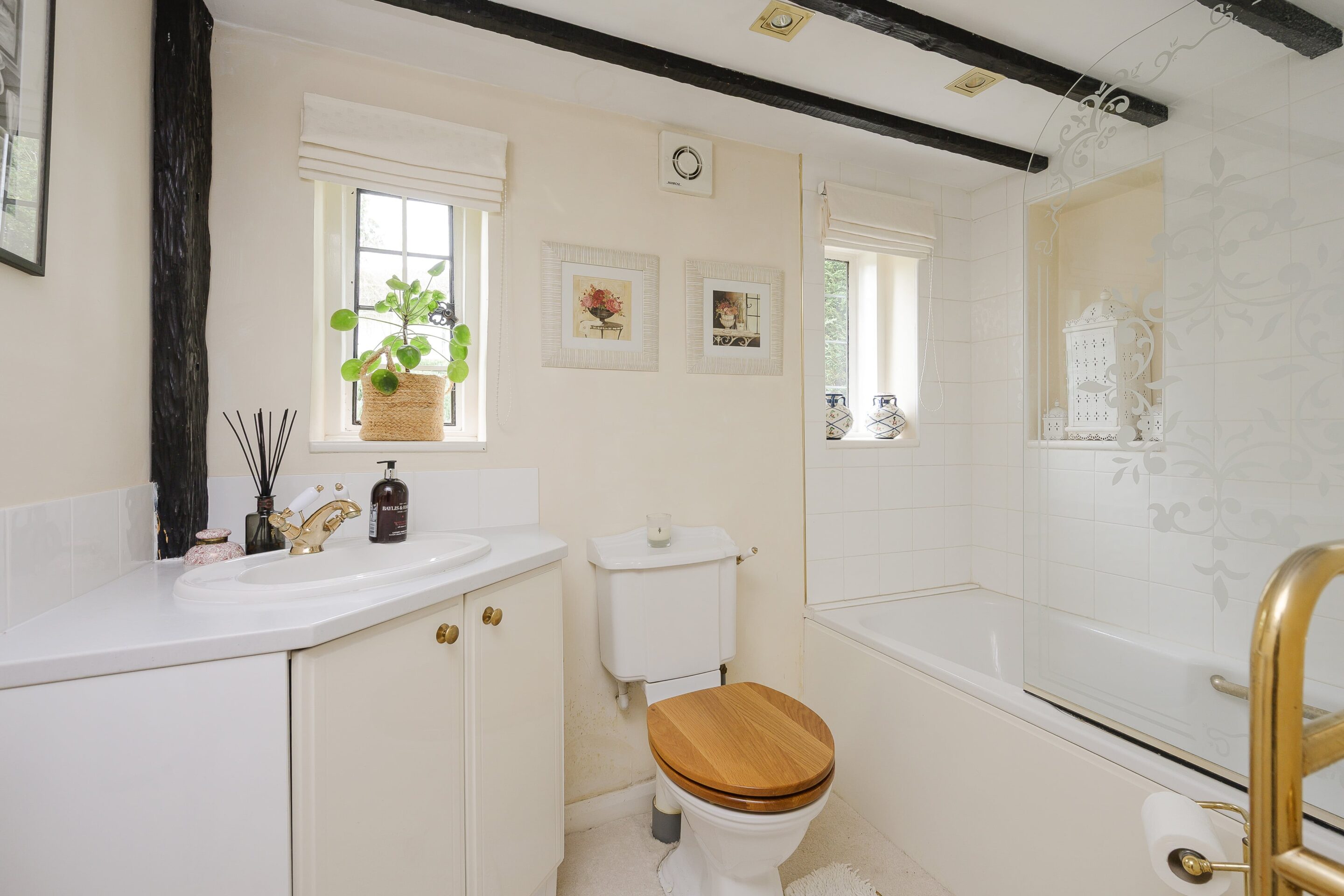 4 Bedrooms, The Ridings, Cobham