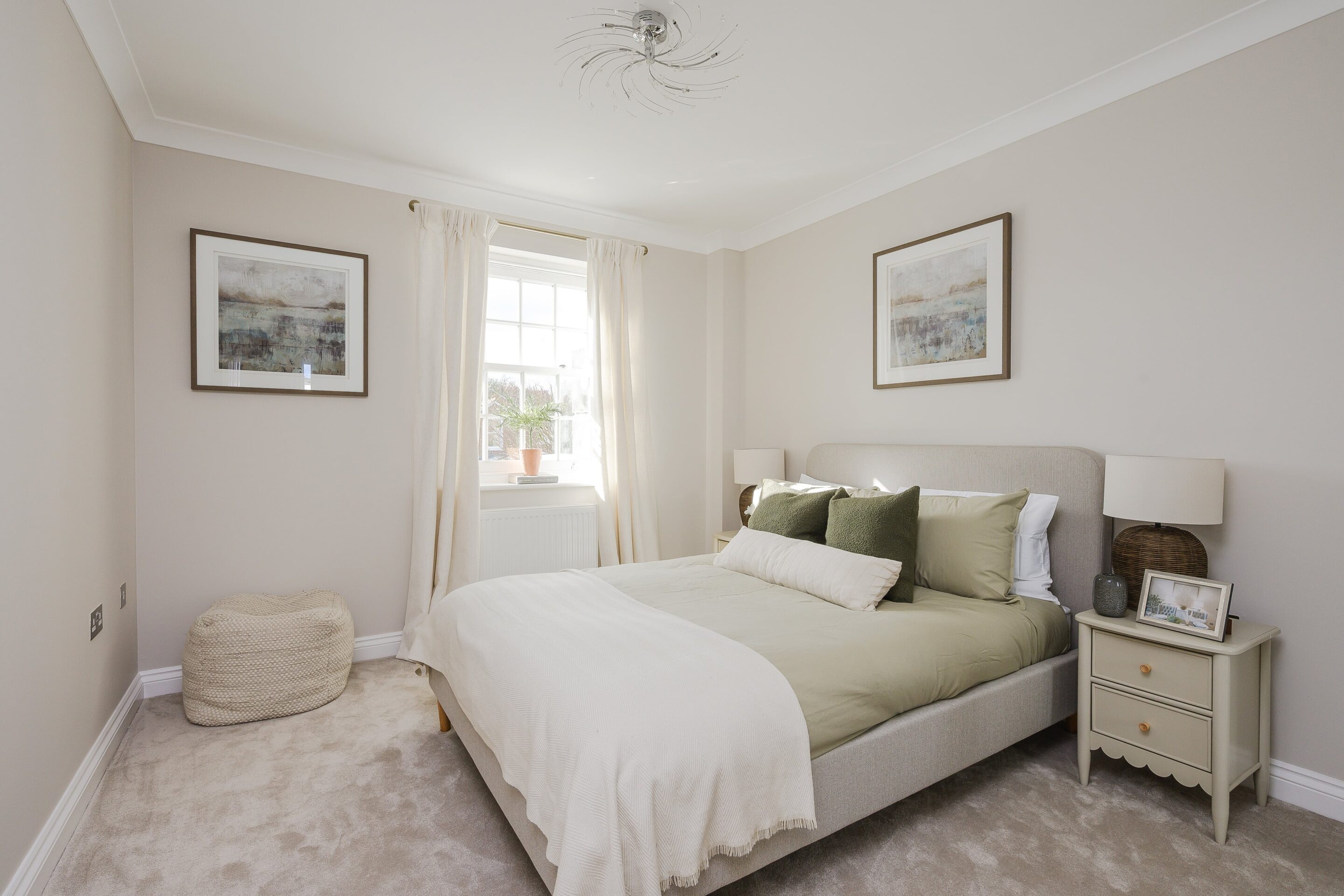 4 Bedrooms, Semi-Detached Town House, Lincoln Grove, Weybridge