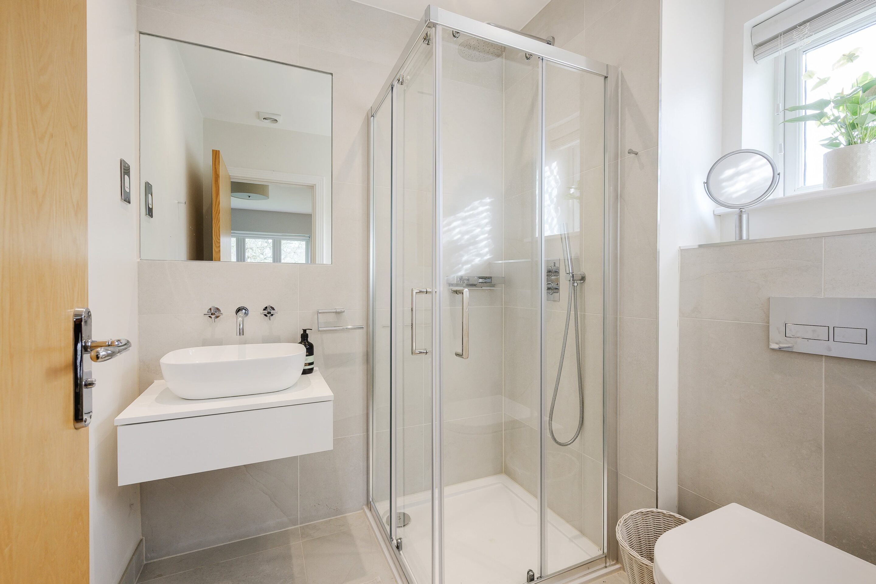 5 Bedrooms, Pinehurst Gardens, West Byfleet