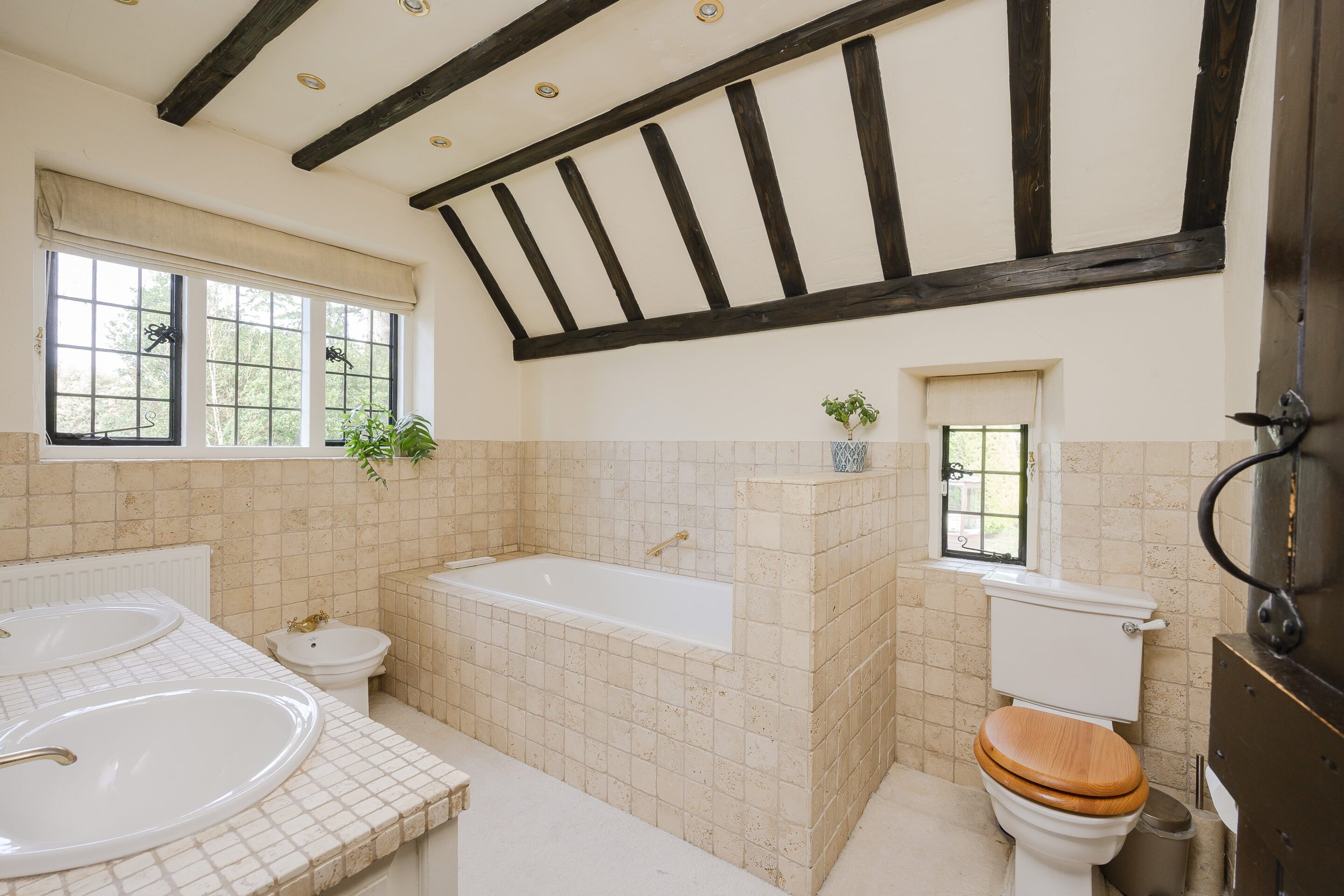 4 Bedrooms, The Ridings, Cobham