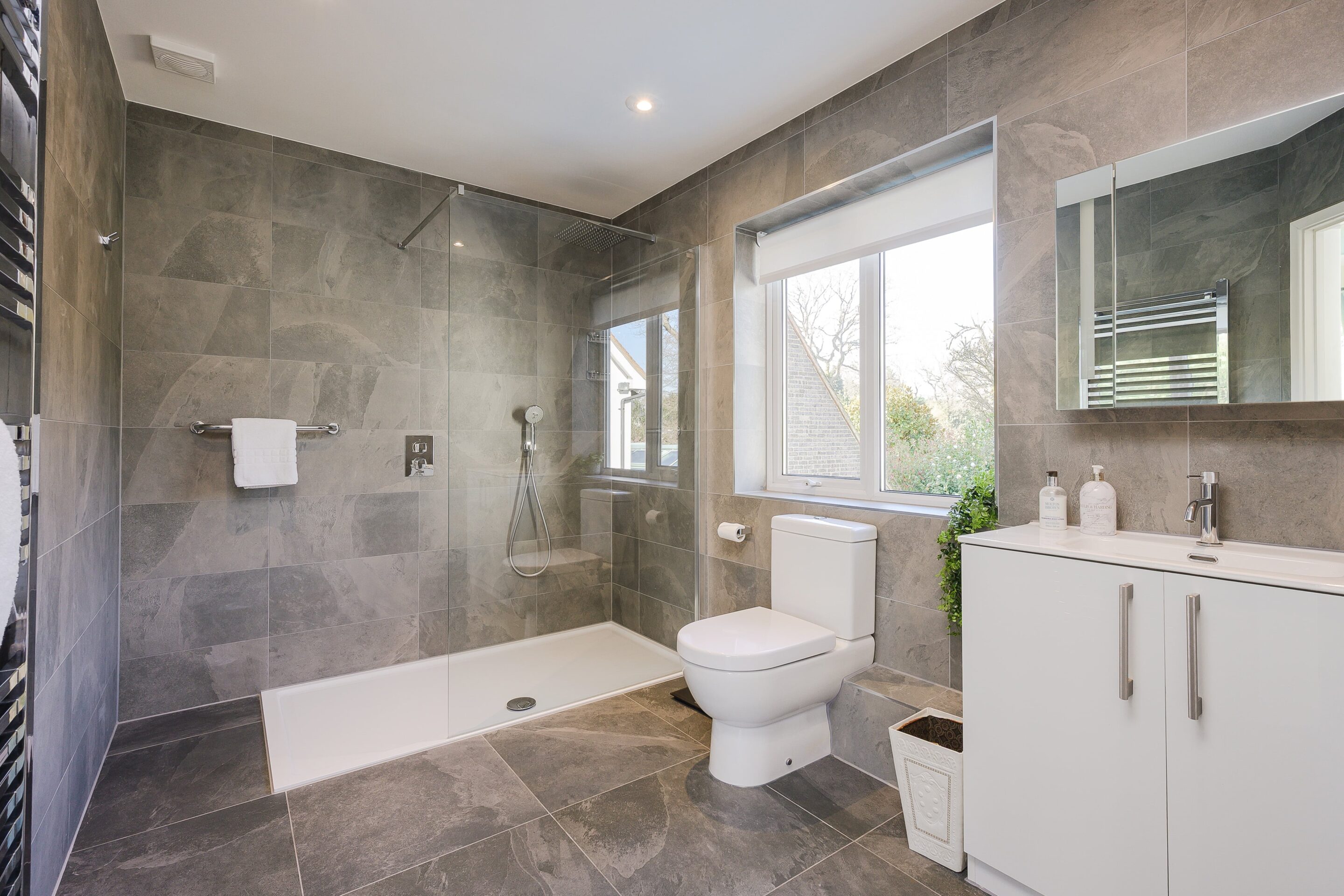 5 Bedrooms, Patmore Lane, Burwood Park