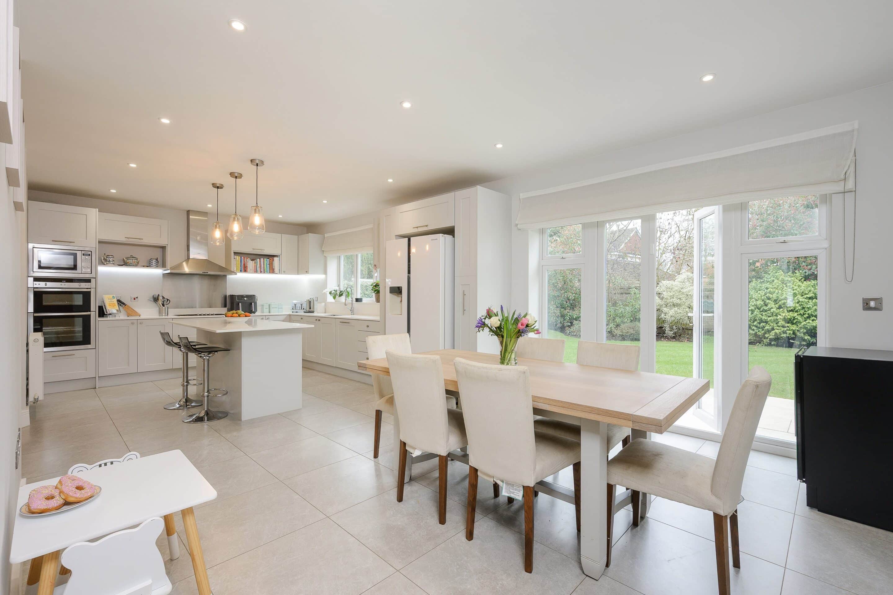 5 Bedrooms, Pinehurst Gardens, West Byfleet