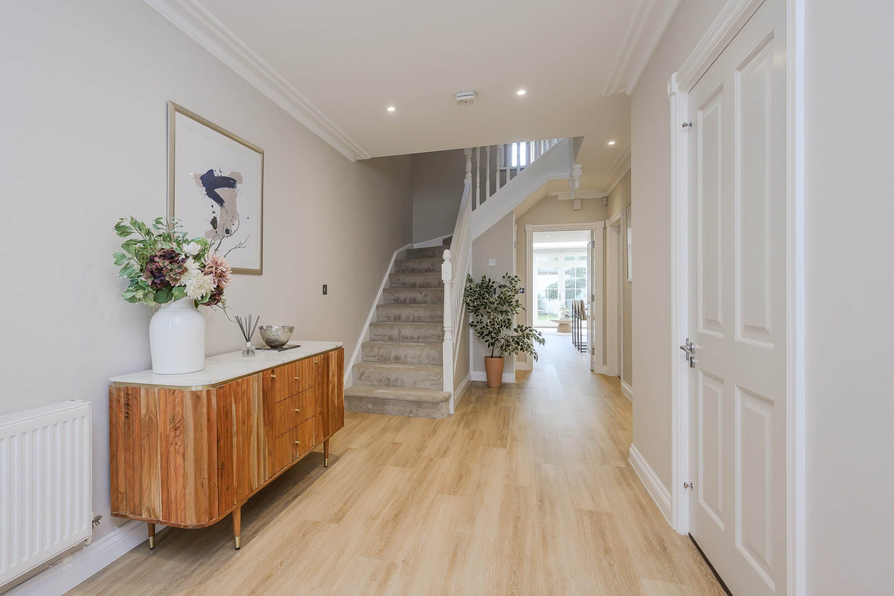 4 Bedrooms, Semi-Detached Town House, Lincoln Grove, Weybridge