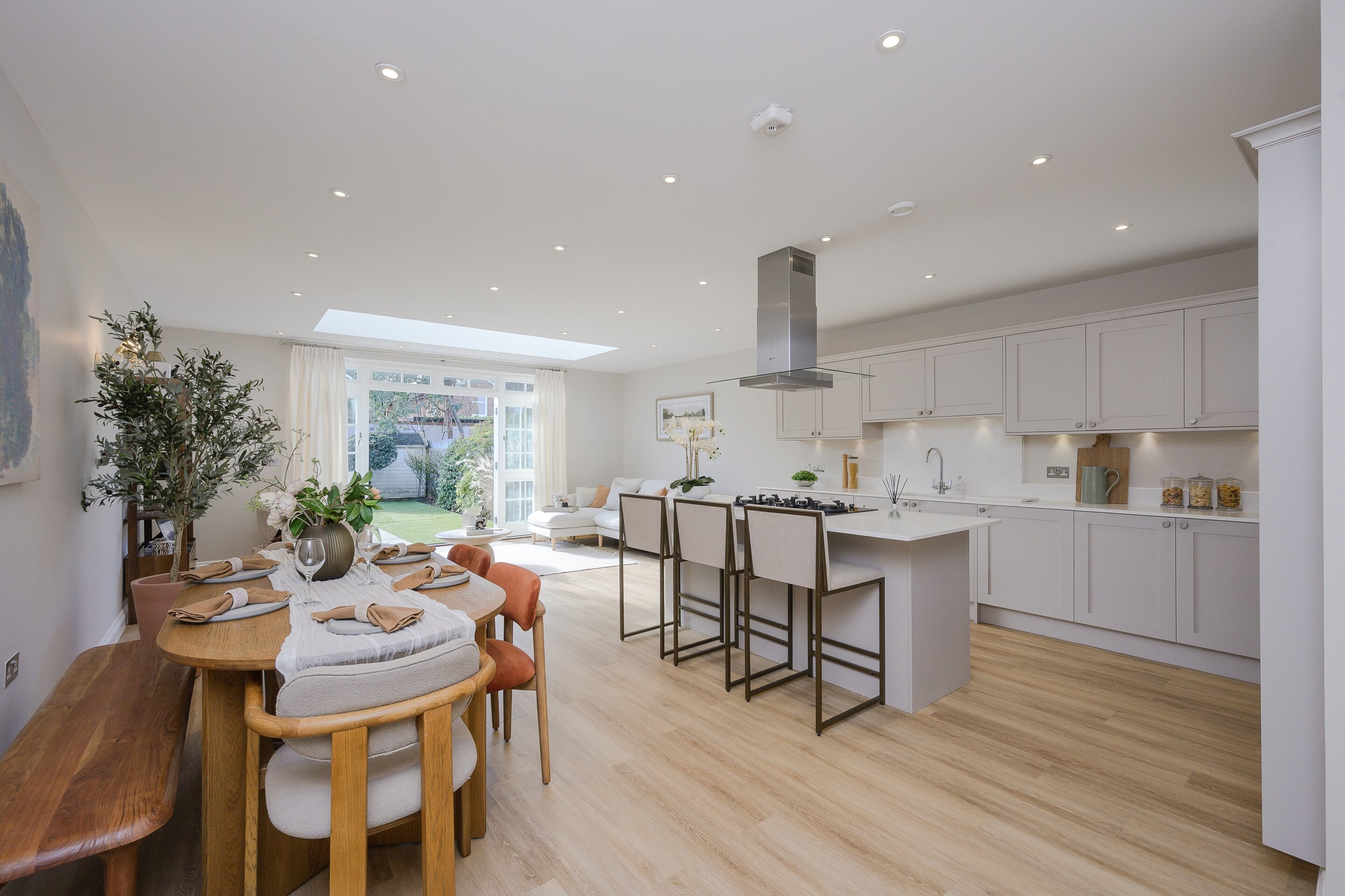 4 Bedrooms, Semi-Detached Town House, Lincoln Grove, Weybridge