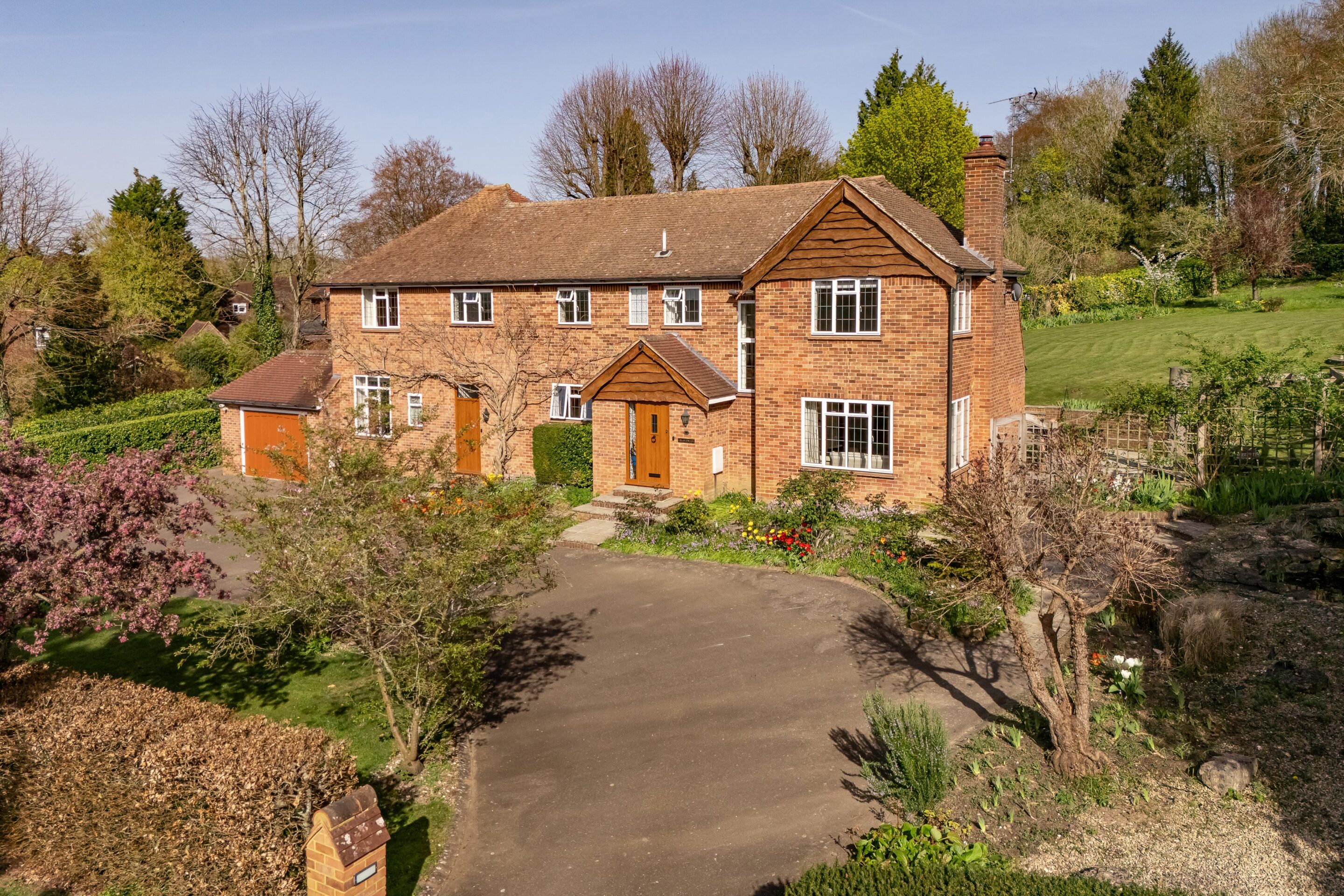 5 Bedrooms, Crabtree Drive, Givons Grove, Leatherhead